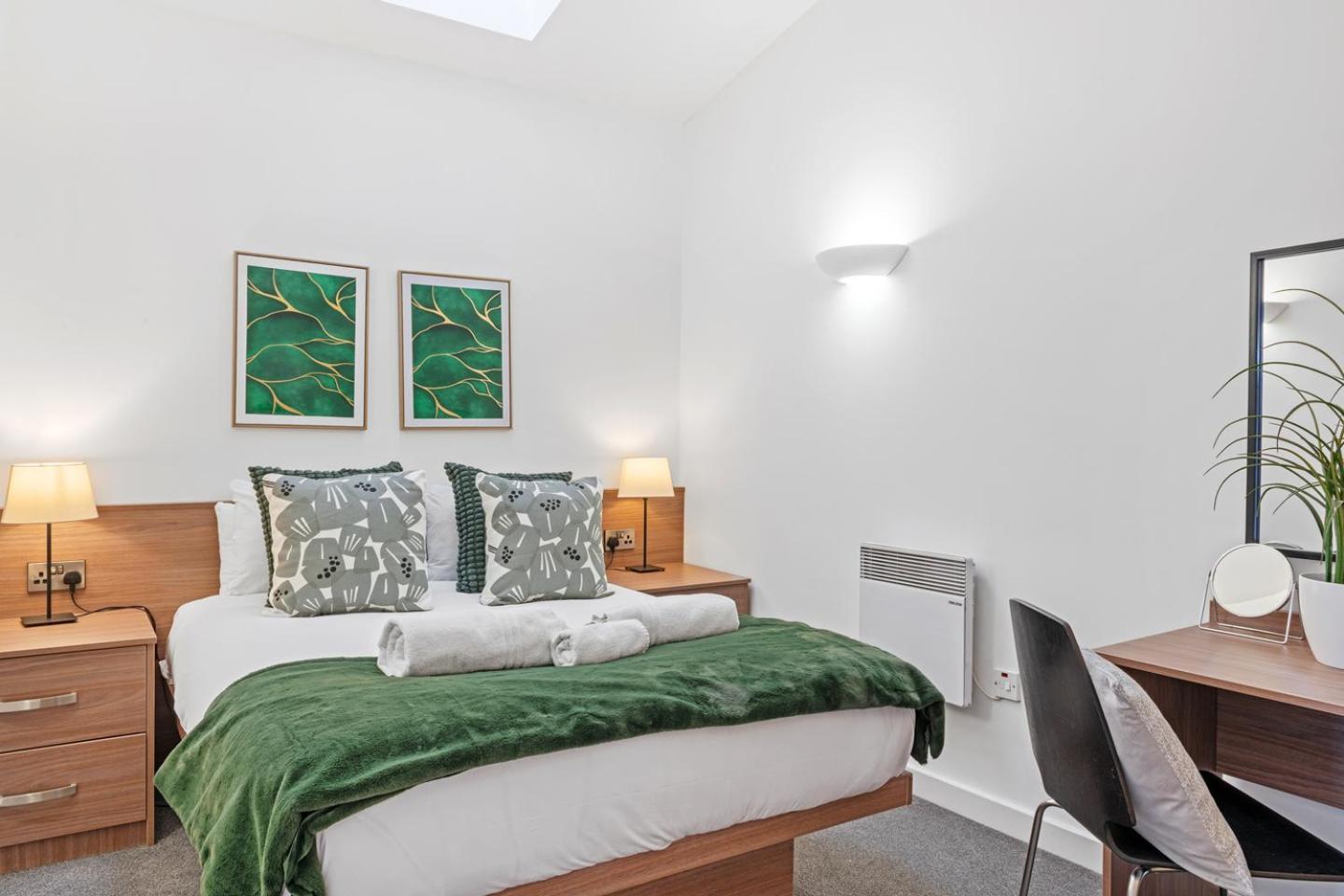 4 Bedroom Penthouse And Free Parking Nottingham