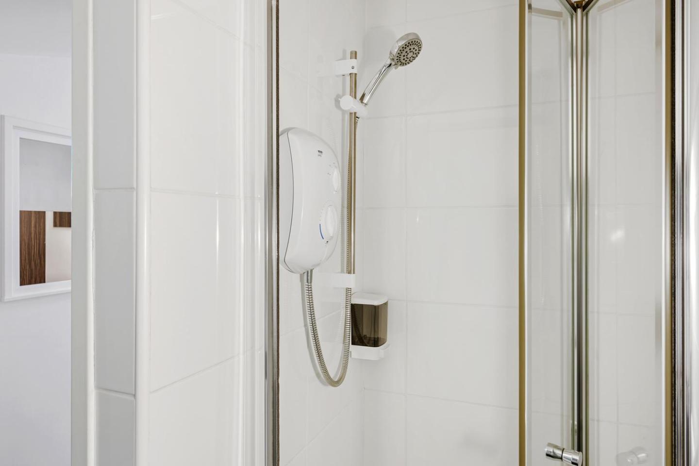 4 Bedroom Penthouse And Free Parking *