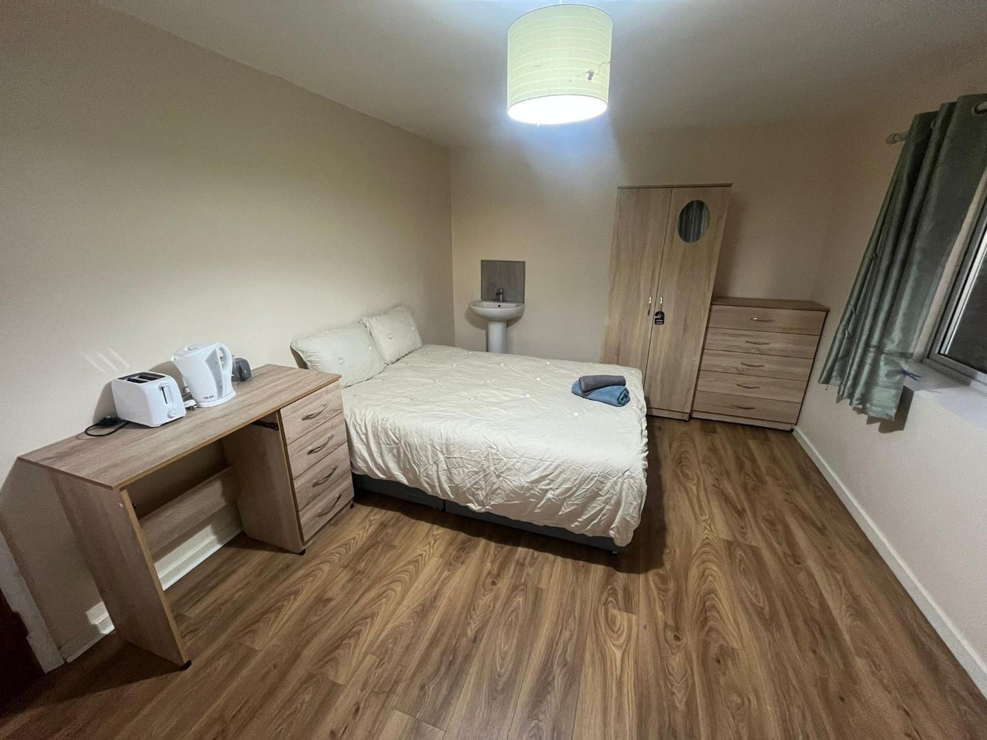 59 Big Db Shared Bathroom & Kitchen * Nottingham