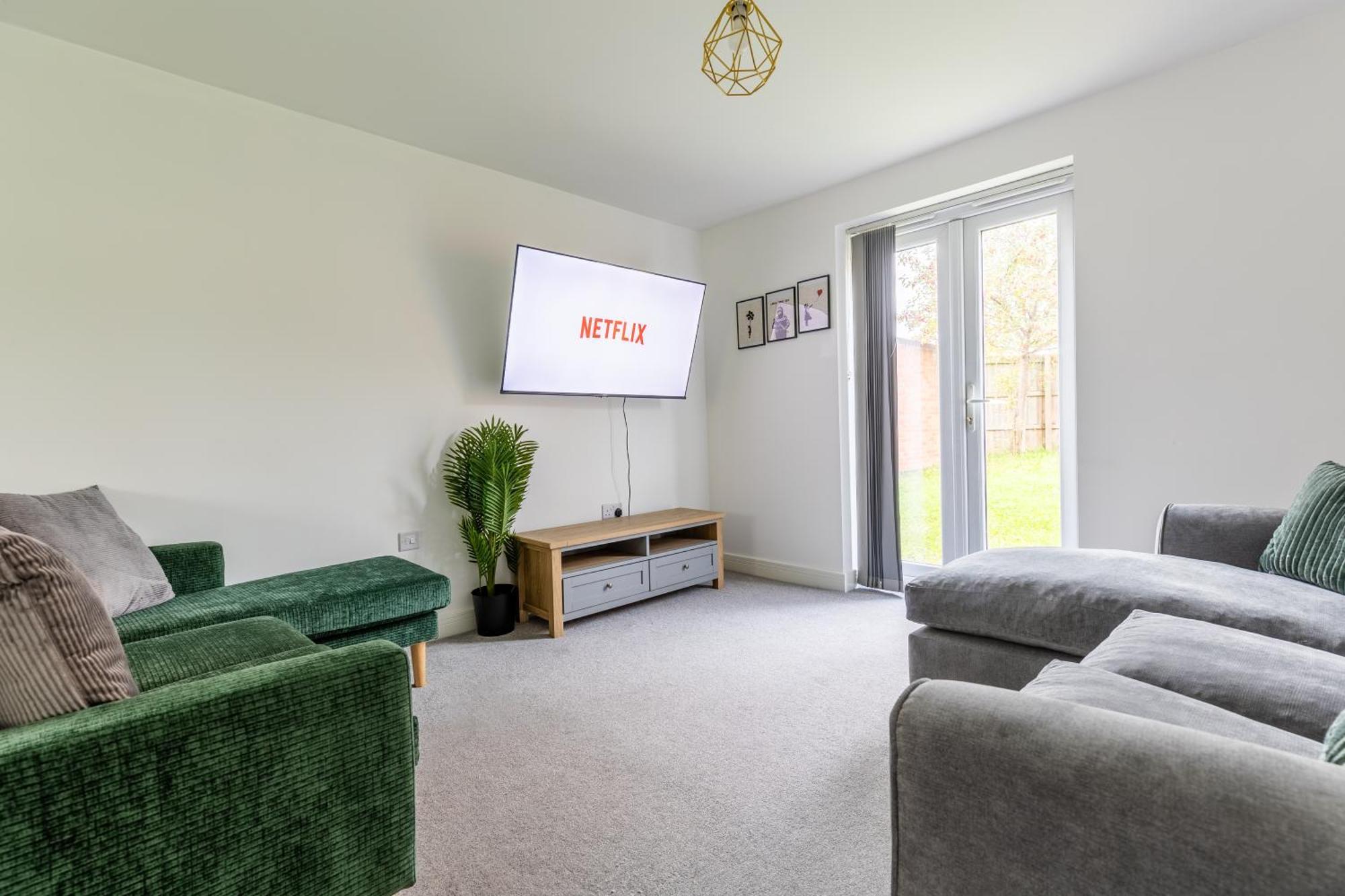 Spacious 4-bedroom Near Centre With Parking Holiday home *
