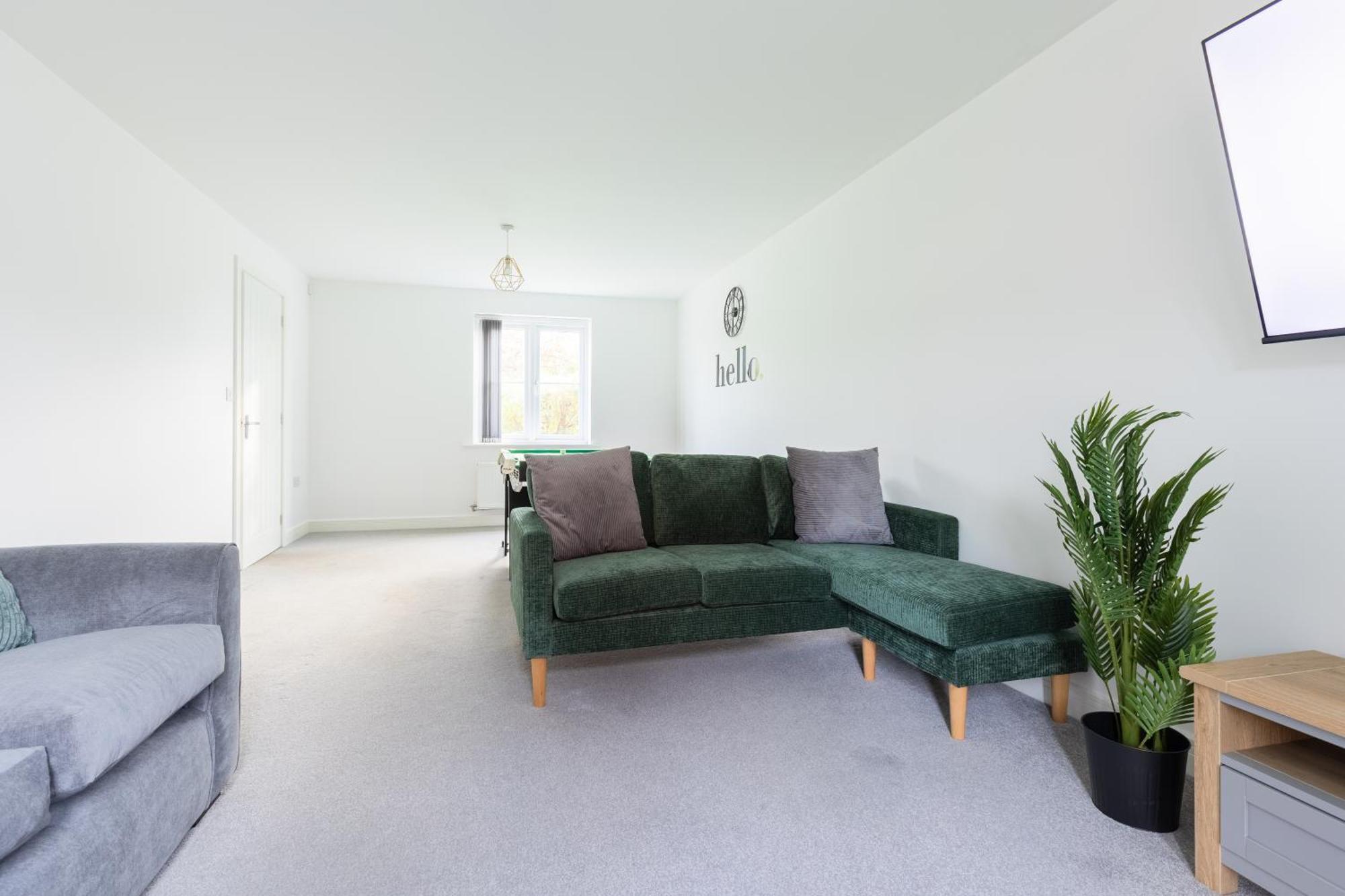 Spacious 4-bedroom Near Centre With Parking Holiday home *