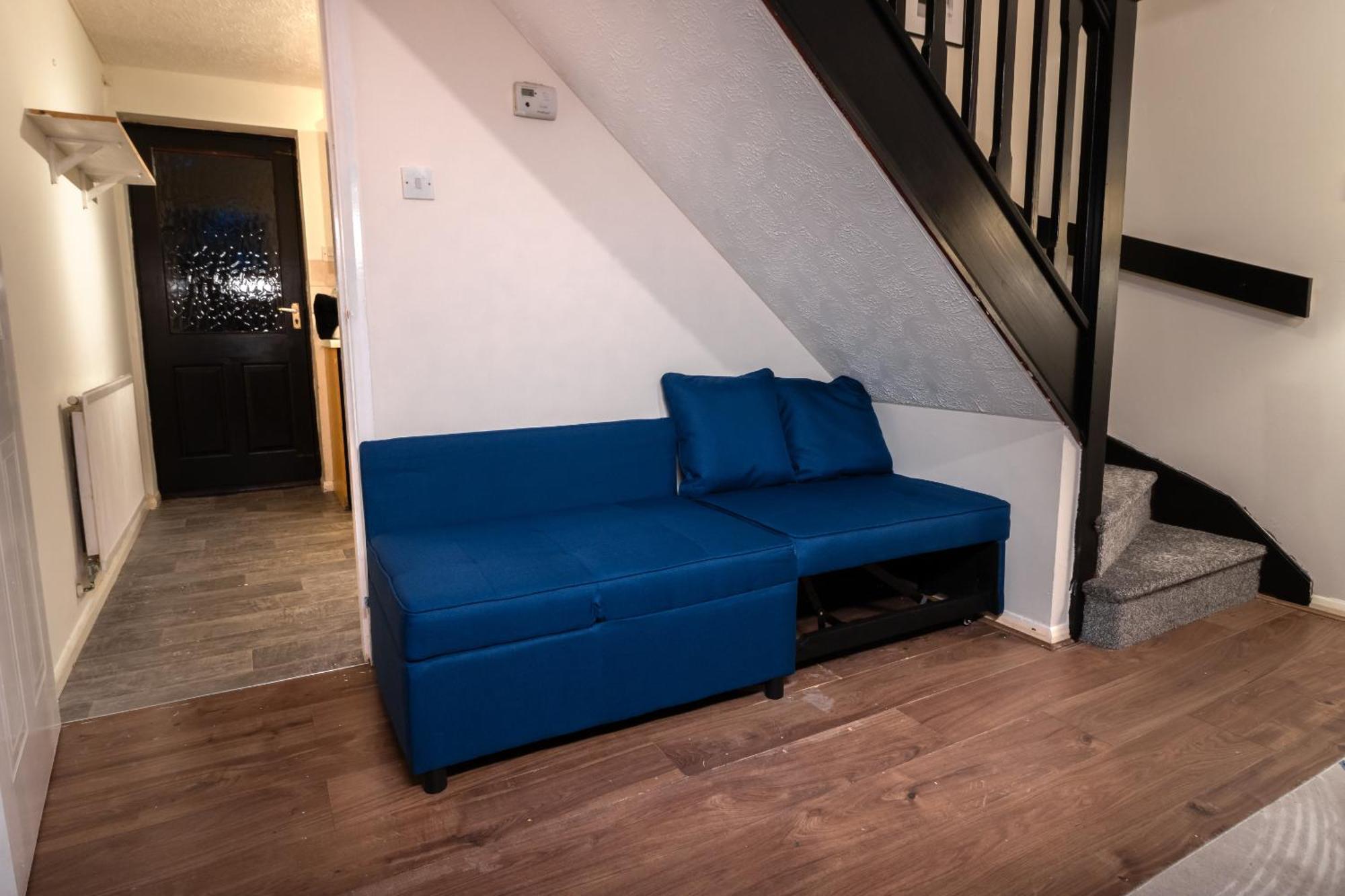 Cosy Deluxe 3 Bed House - Free Parking - Sleeps 9 Nottingham