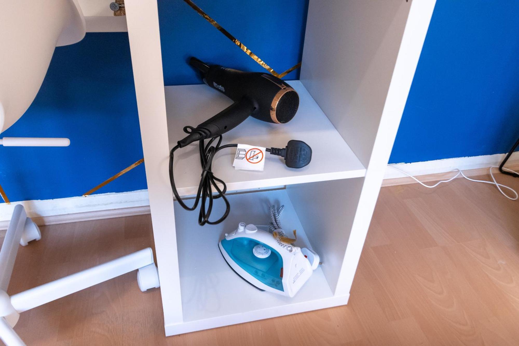 Apartment Cosy Deluxe 3 Bed House - Free Parking - Sleeps 9 *