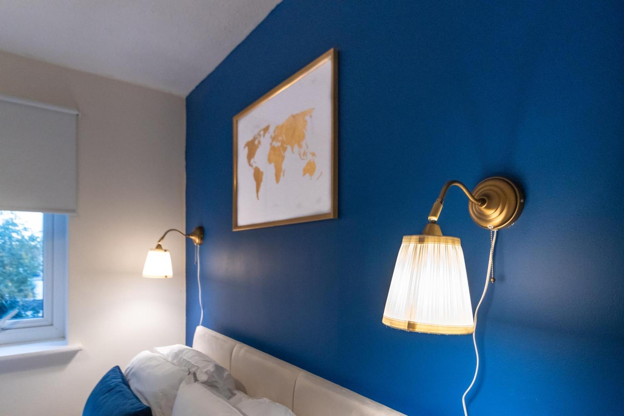Cosy Deluxe 3 Bed House - Free Parking - Sleeps 9 Apartment Nottingham