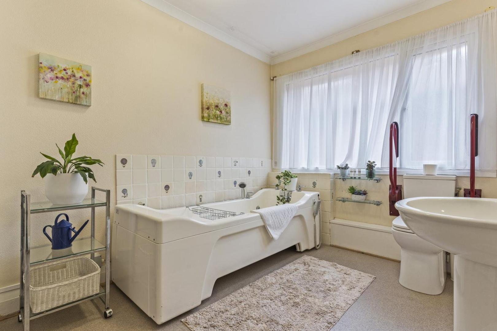 Charming With Free Parking & Wifi Nottingham