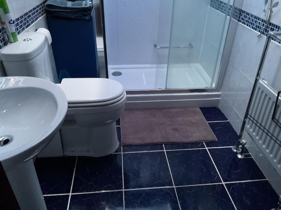 Apartment Away From Home, Gedling, Near