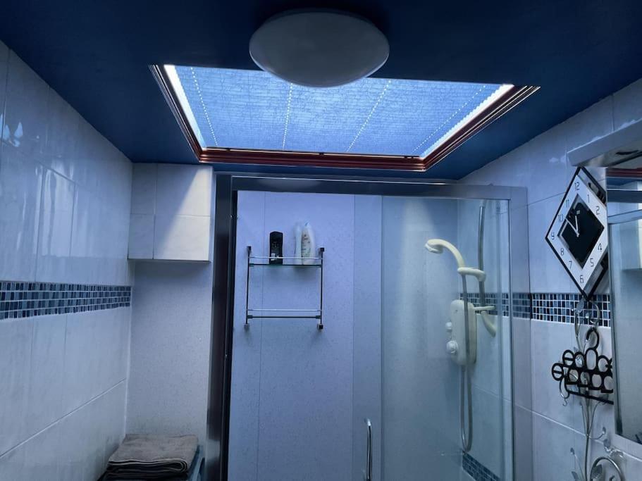 Apartment Away From Home, Gedling, Near *