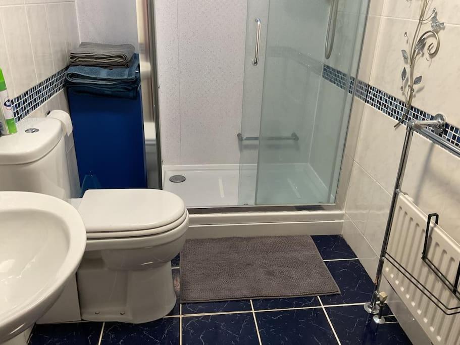 Away From Home, Gedling, Near Apartment Nottingham