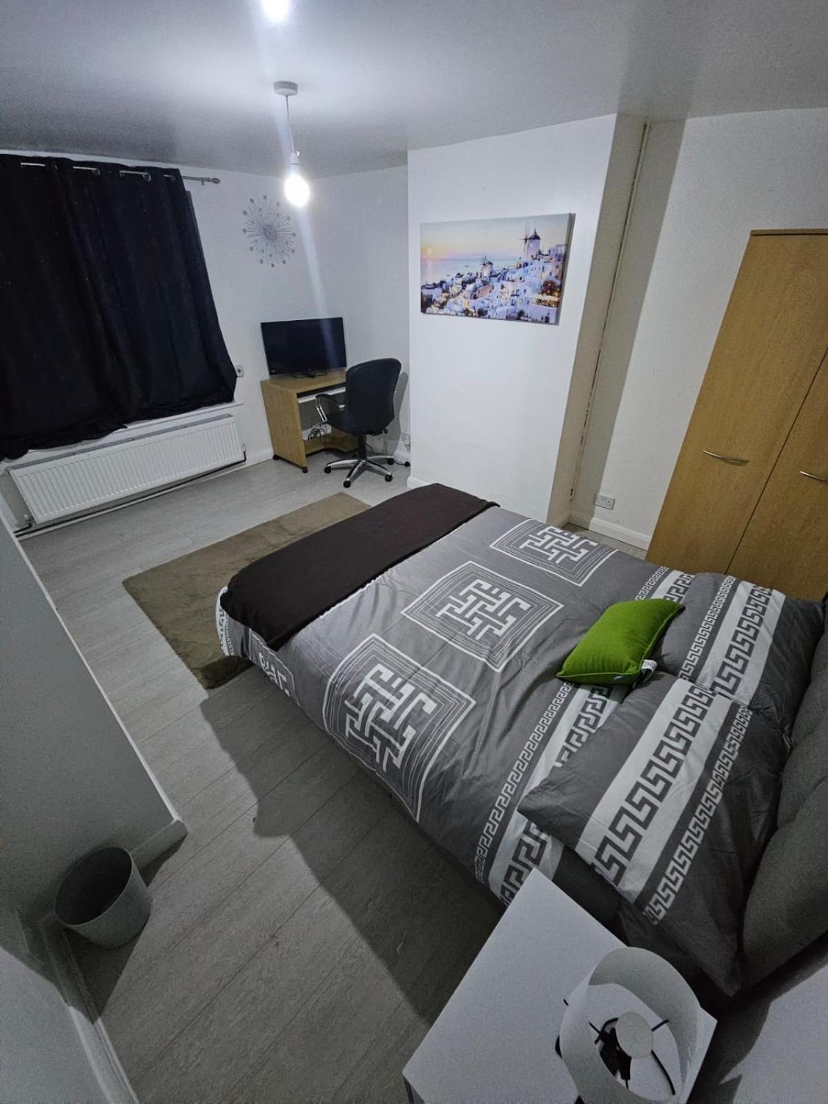 Spacious Cozy Double With Own Bathroom And Toilet Homestay Nottingham