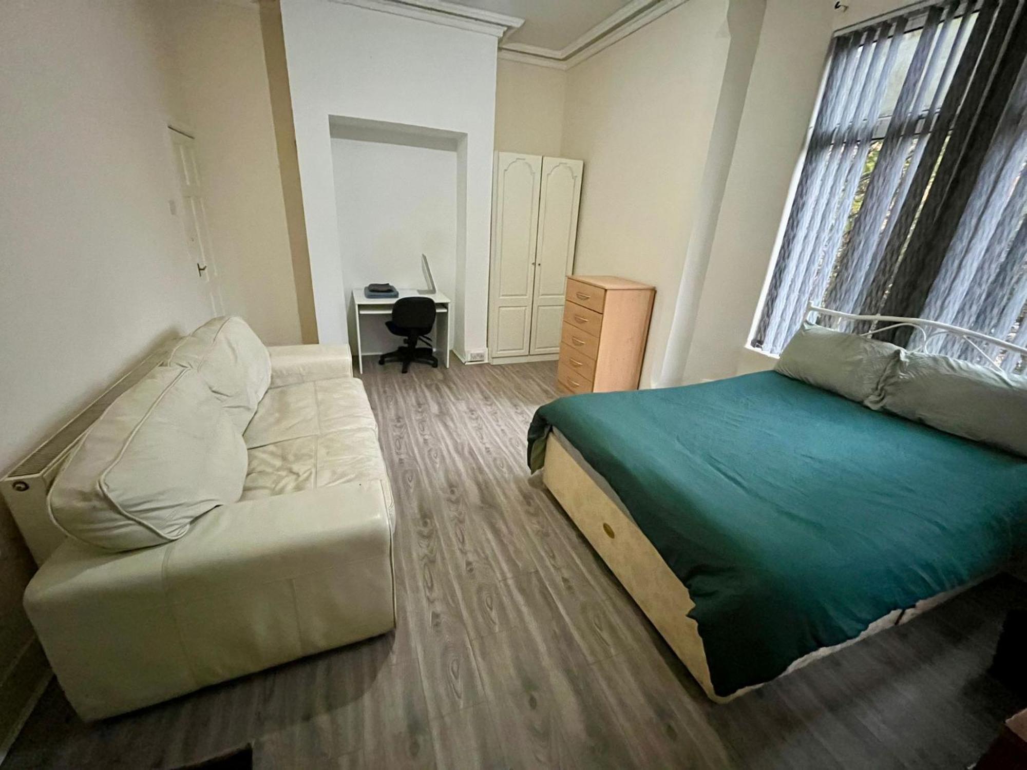 Db 2 Minutes Walk From Trent University
