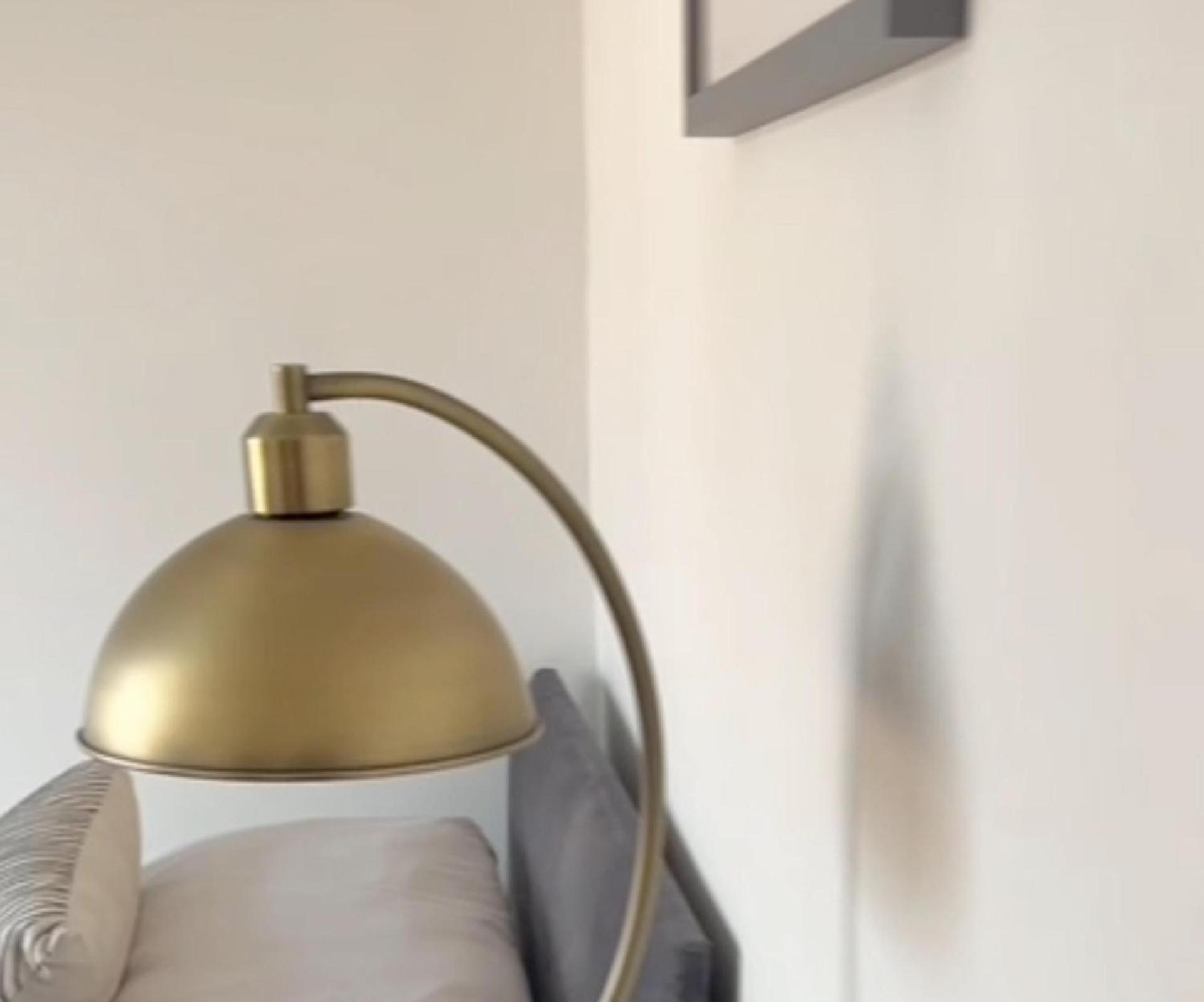 Impeccable 3-bed House In Free Parking Holiday home *