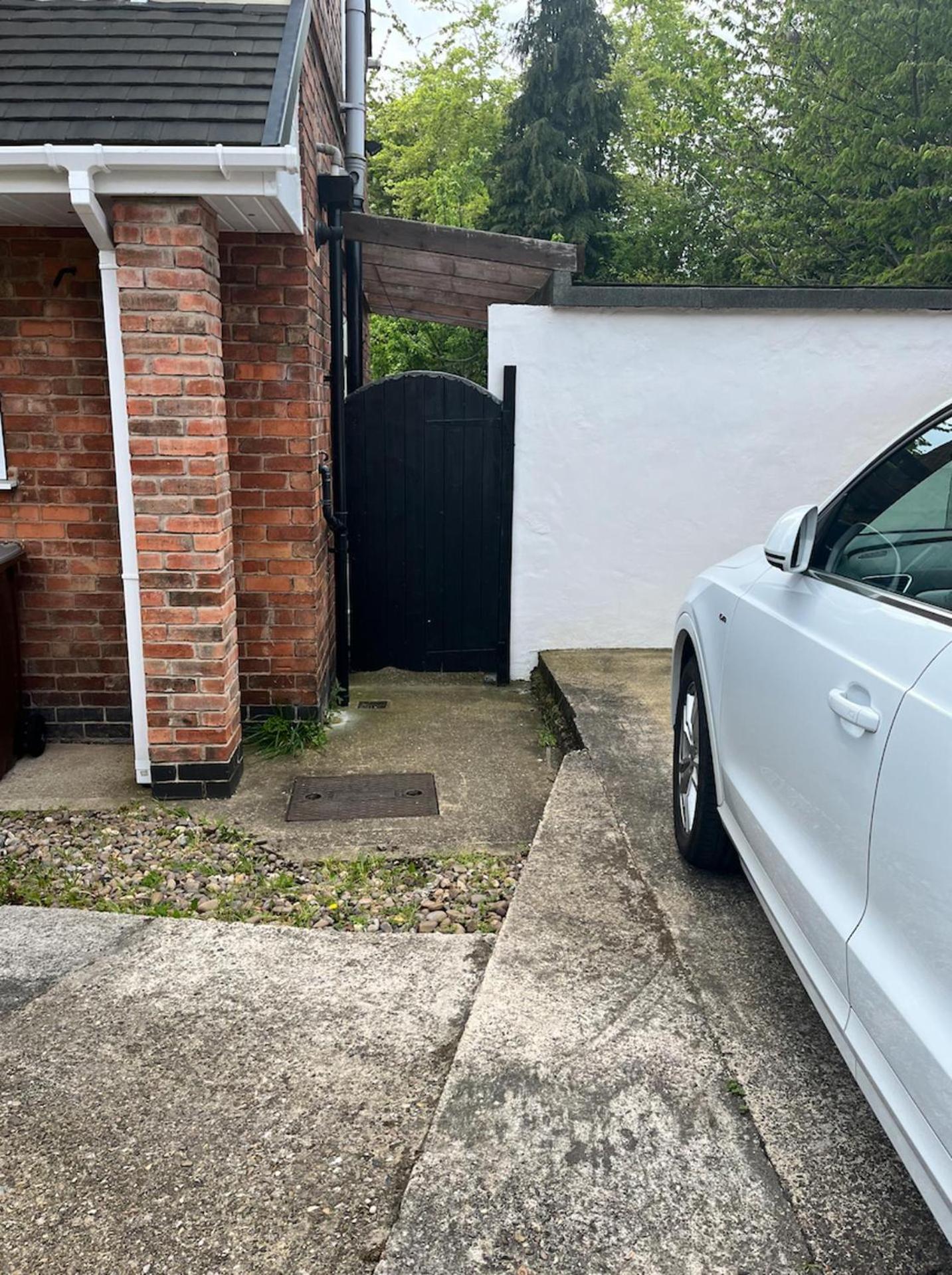 Impeccable 3-bed House In Free Parking