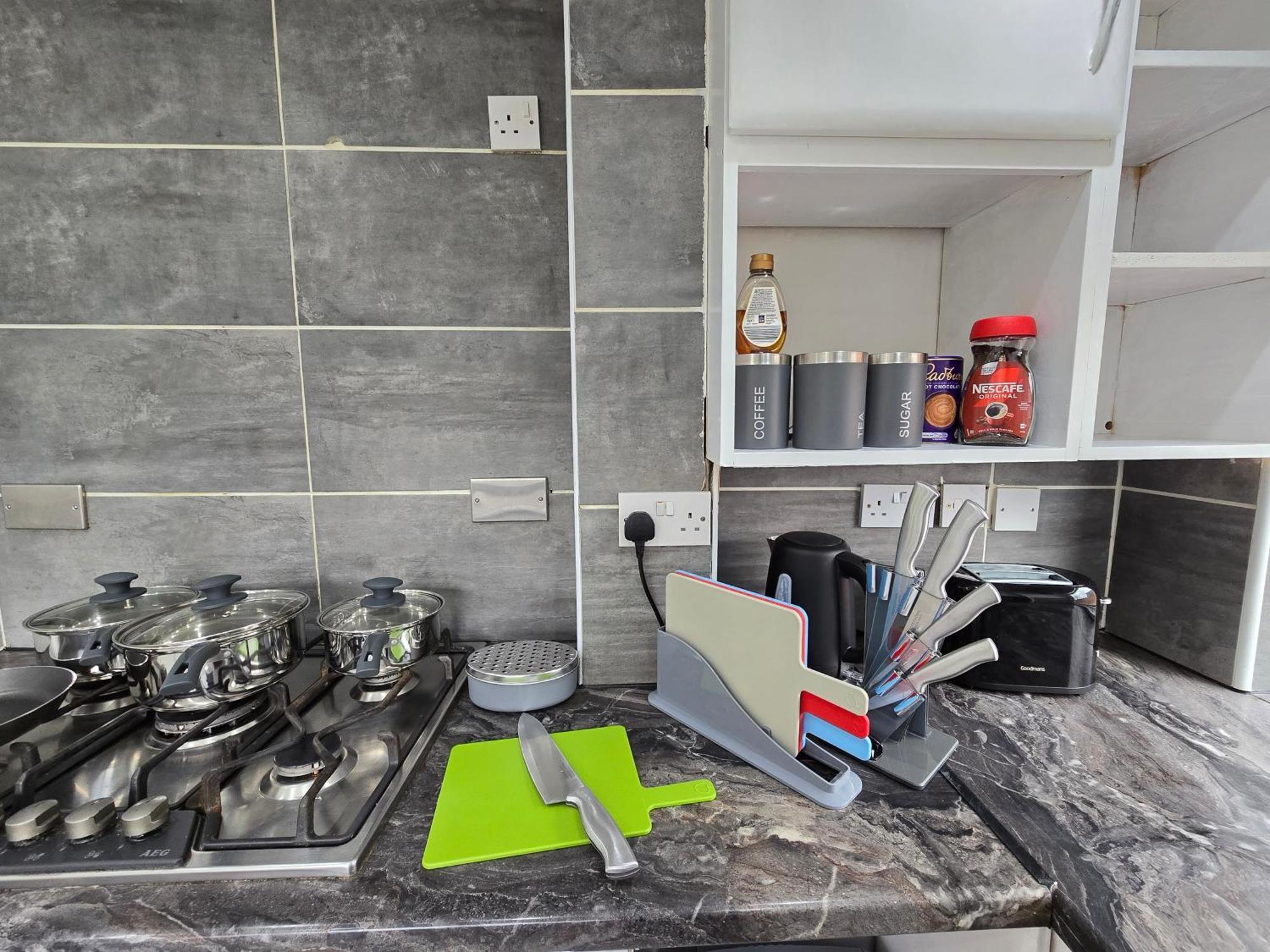 Lausory King Bed Living Your Luxe Away Apartment Nottingham