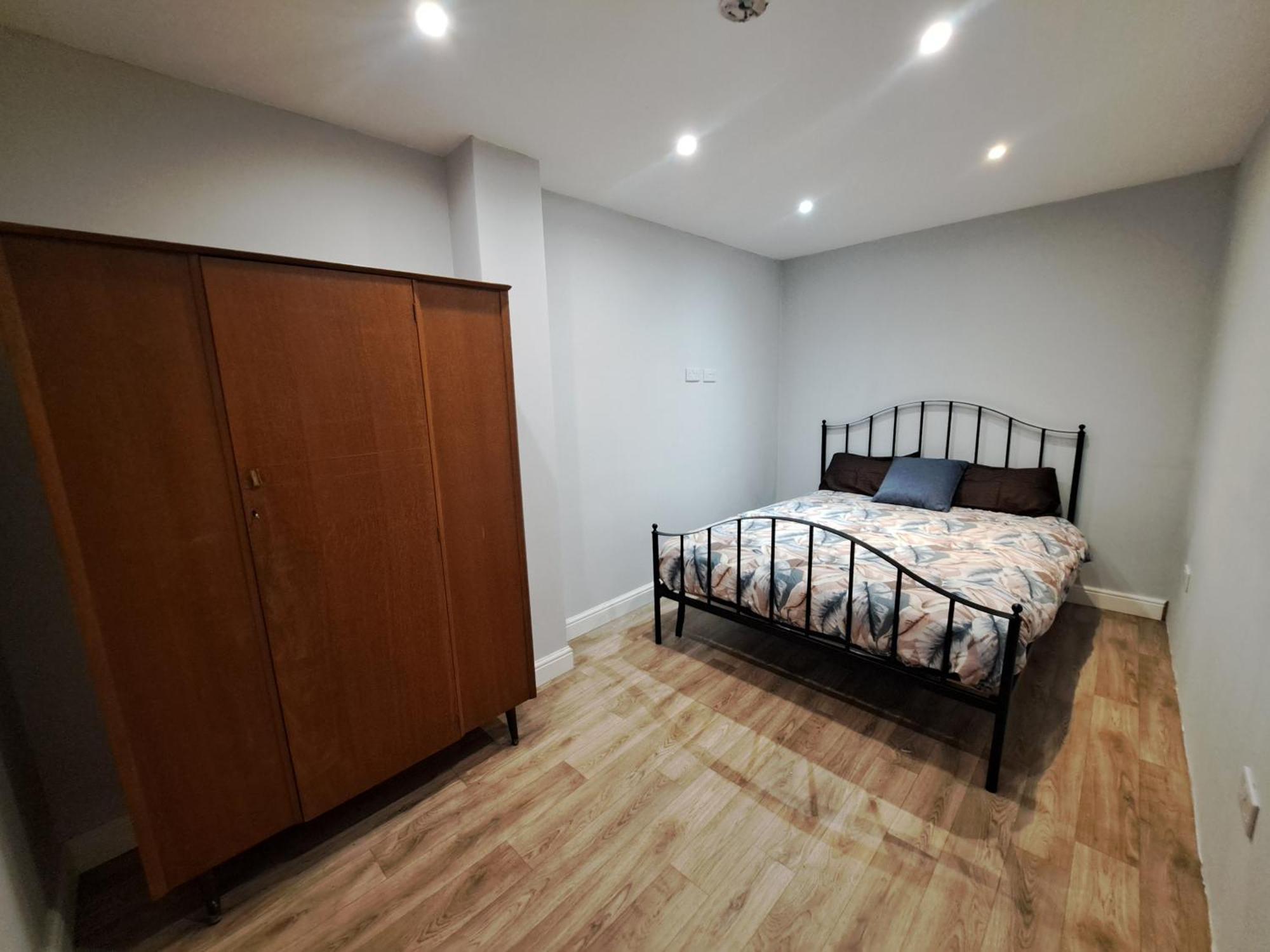Cosy And Spacious Room In Home With King Size Bed Nottingham