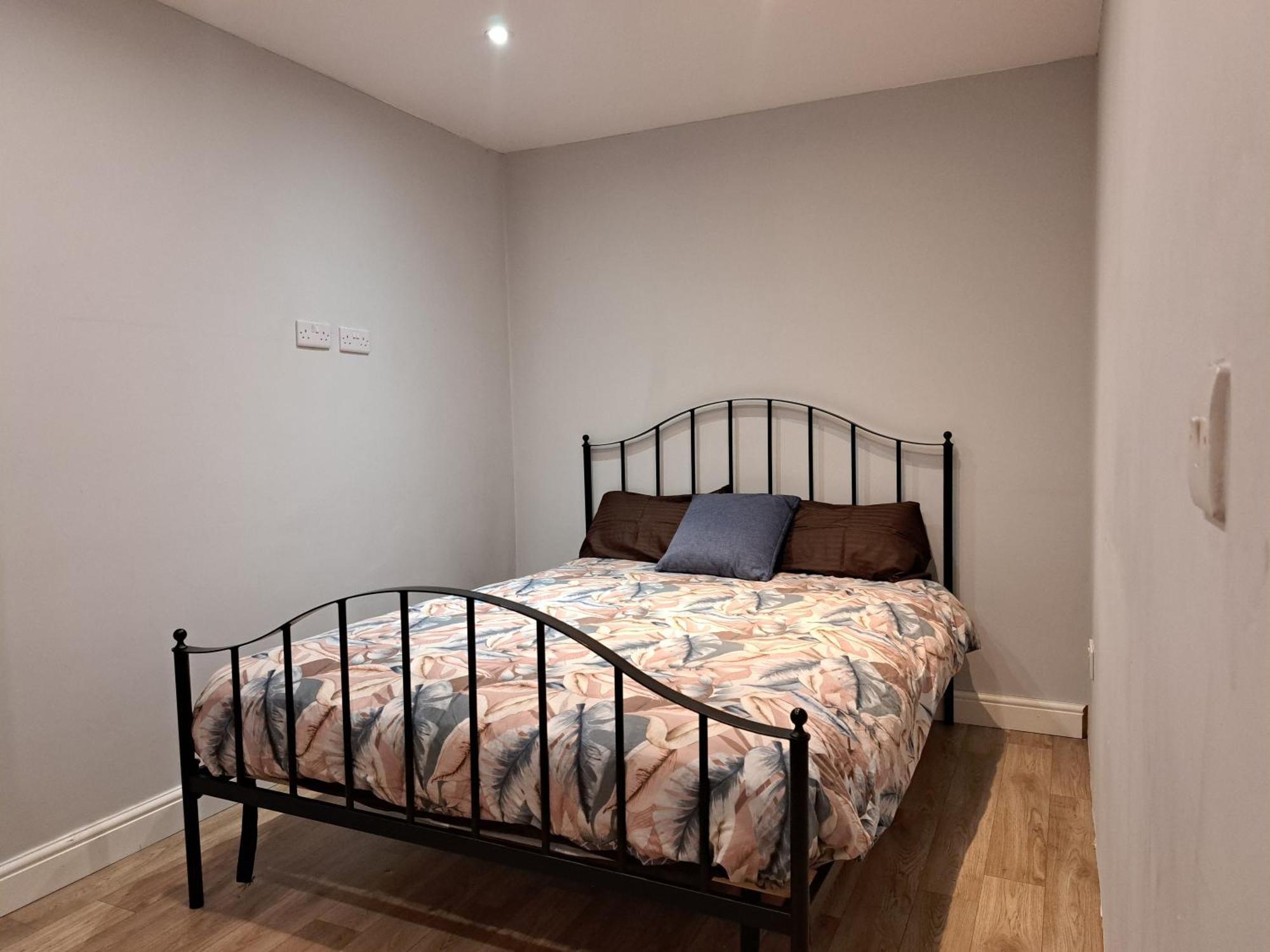 Cosy And Spacious Room In Home With King Size Bed Homestay *