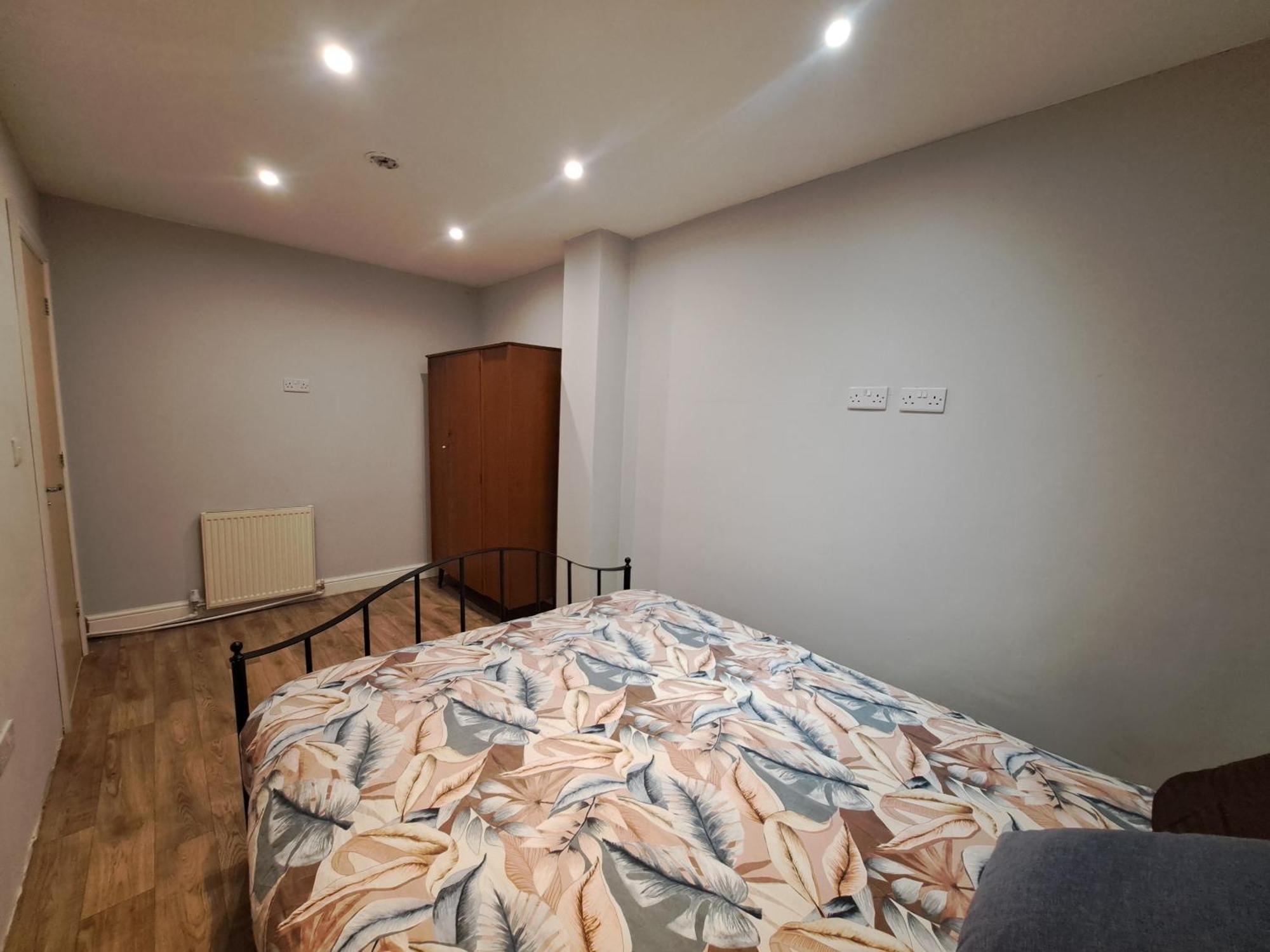 Homestay Cosy And Spacious Room In Home With King Size Bed *