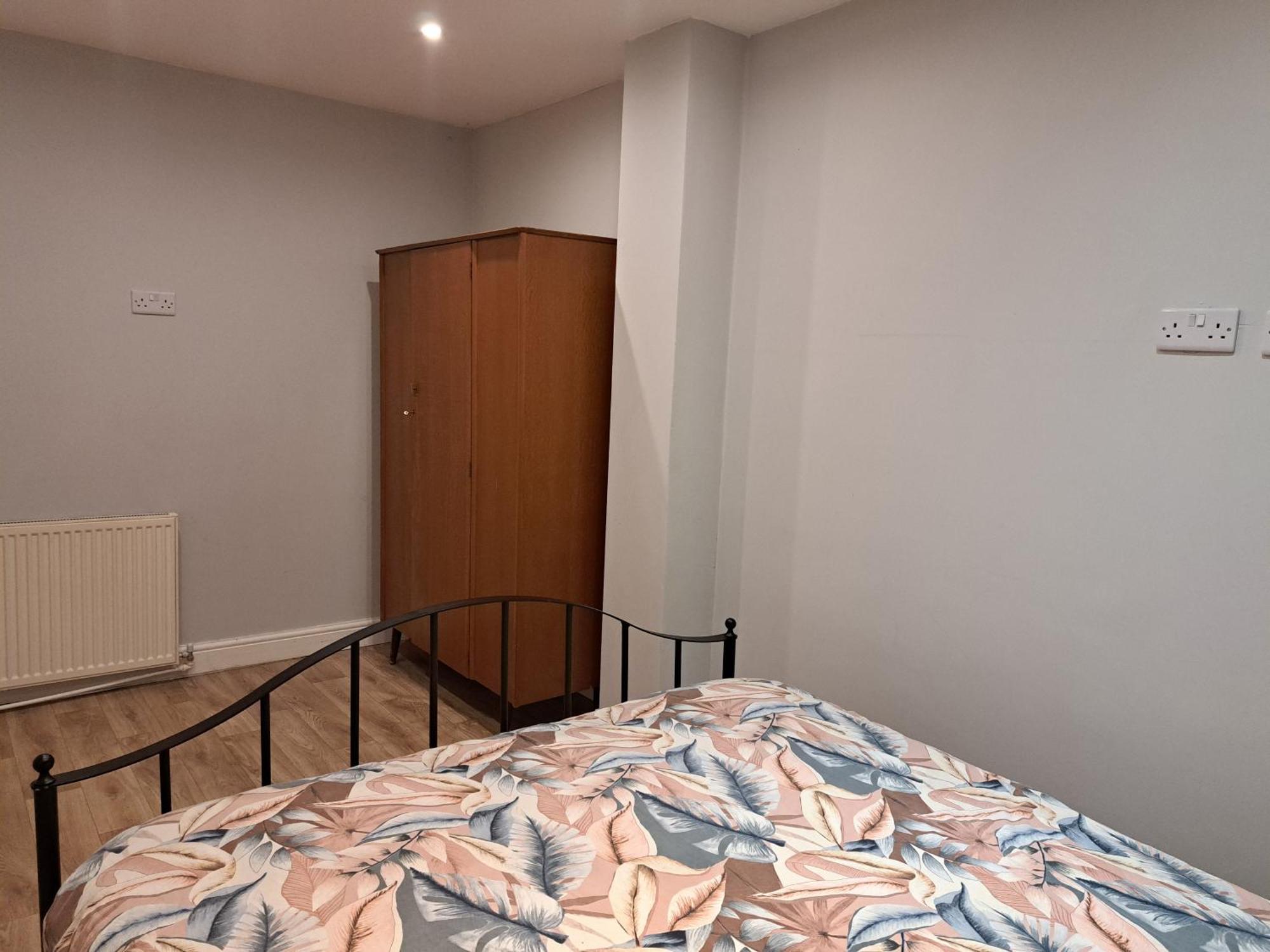 Cosy And Spacious Room In Home With King Size Bed * Nottingham