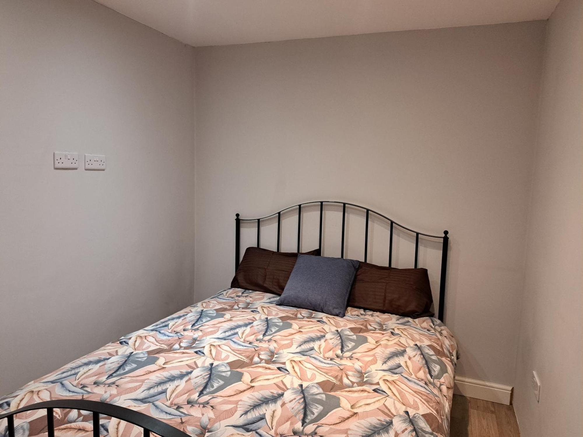Cosy And Spacious Room In Home With King Size Bed * Nottingham