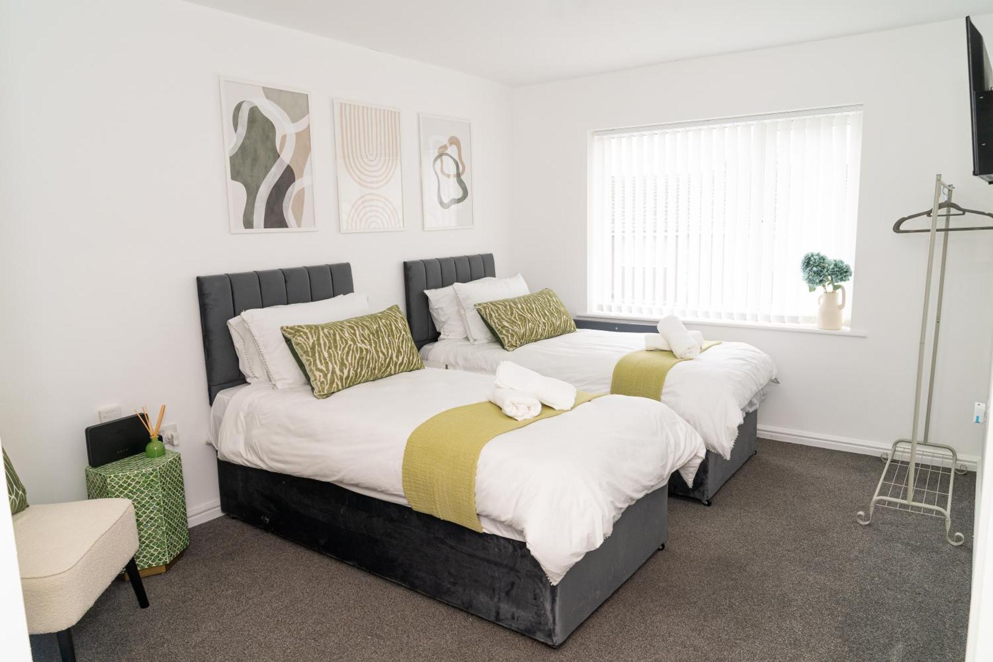 Charming In Location With Free Parking, Fast Wifi And Smarttv By Yoko Apartment *