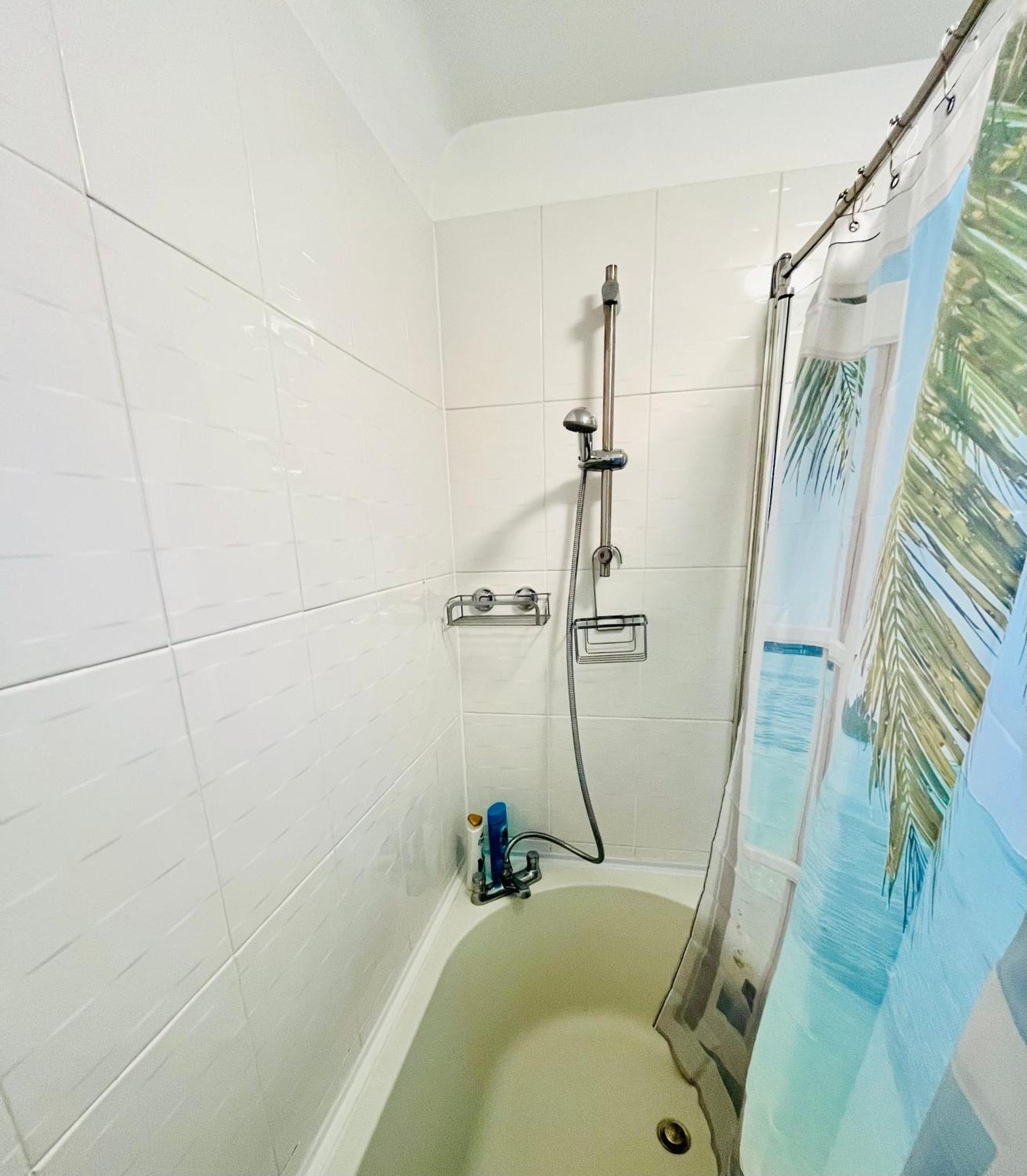 Holiday home Cosy Retreat On Seaton Crescent - Free Off-street Parking For 5 Cars, Wifi-500mb, Families & Contractors, Close To M1 Jct 26