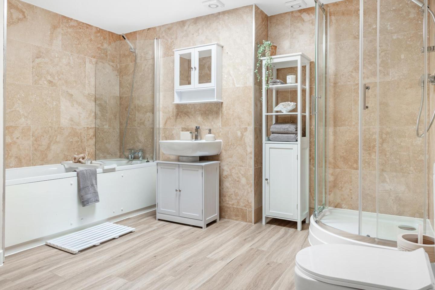 Stylish 3-bed In *