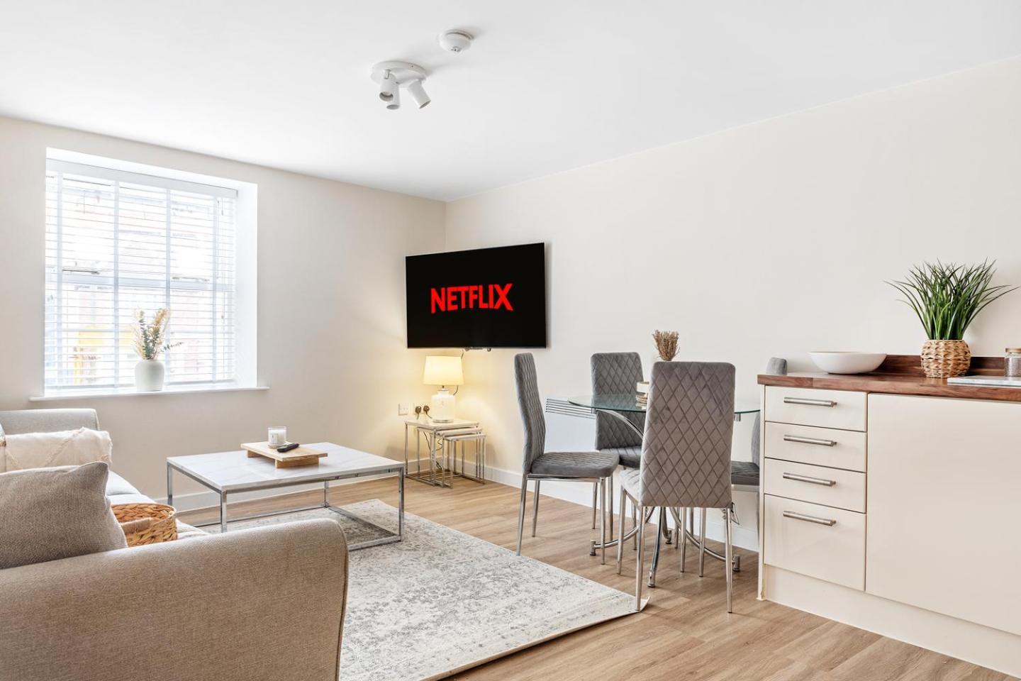 Stylish 3-bed In Apartment Nottingham