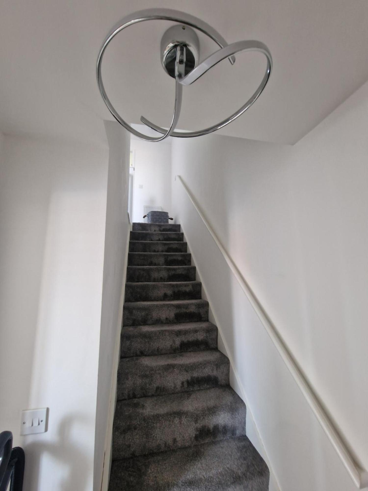 2 Bed Semi, Up To 4 People, Free Parking, Wi-fi, M1 & Ema Direct Link, Transport Links, Private Garden