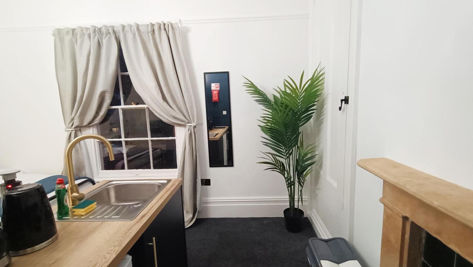 110 Fulforth Street * Nottingham