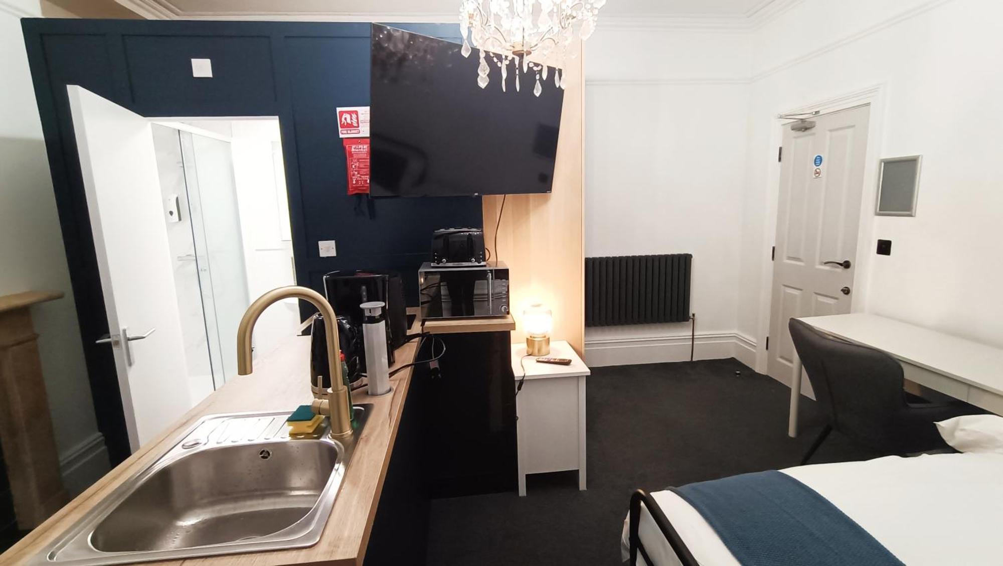 110 Fulforth Street Apartment