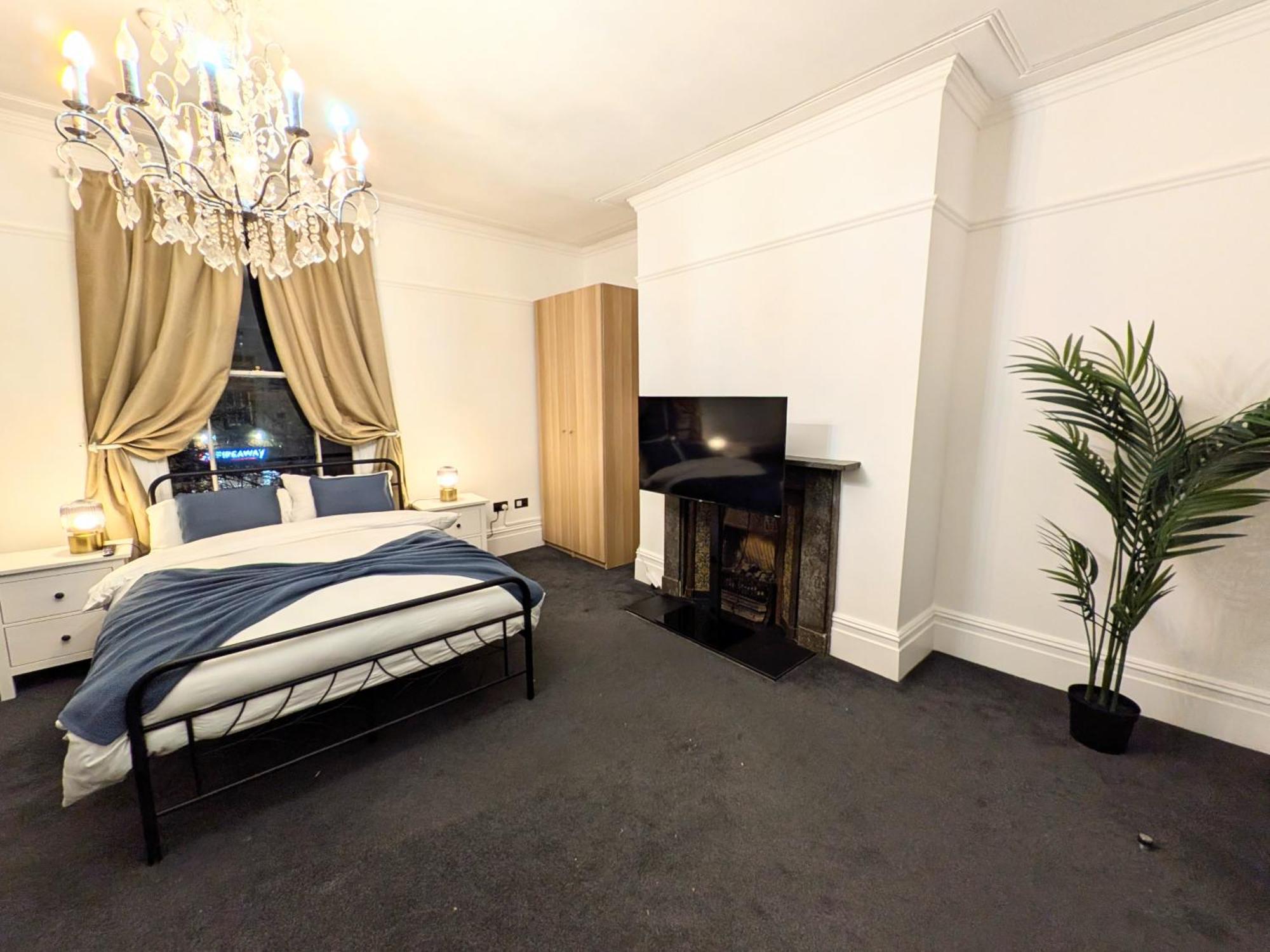 110 Fulforth Street Apartment *