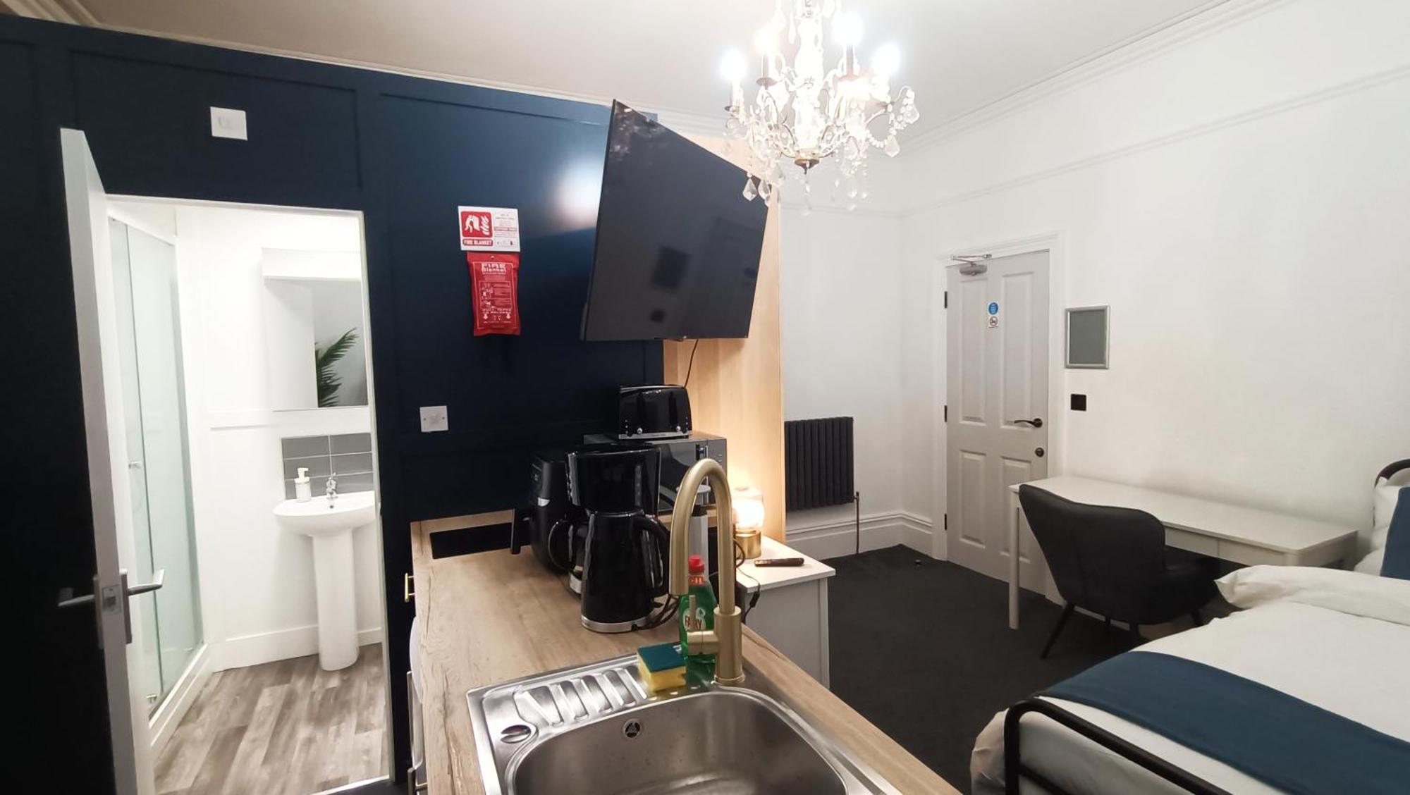 110 Fulforth Street Apartment