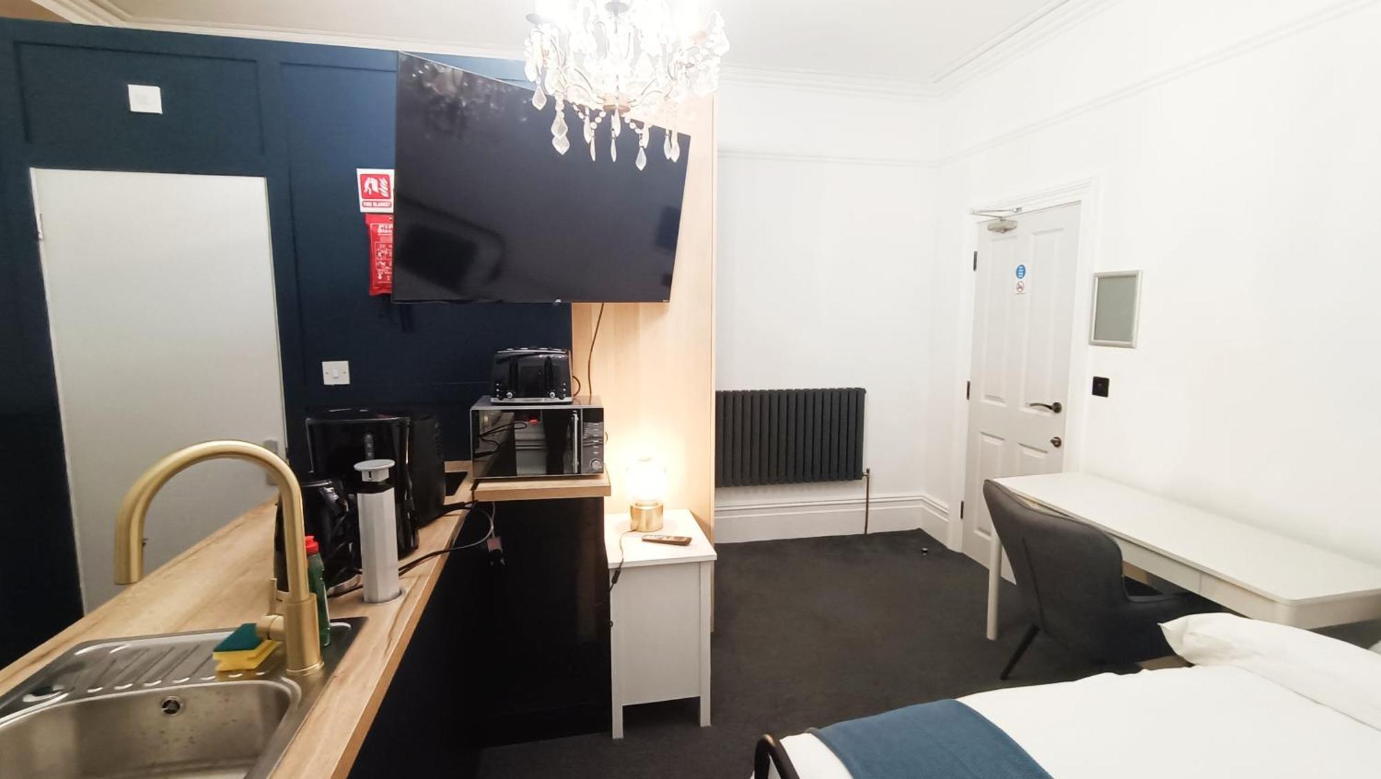 110 Fulforth Street Apartment *