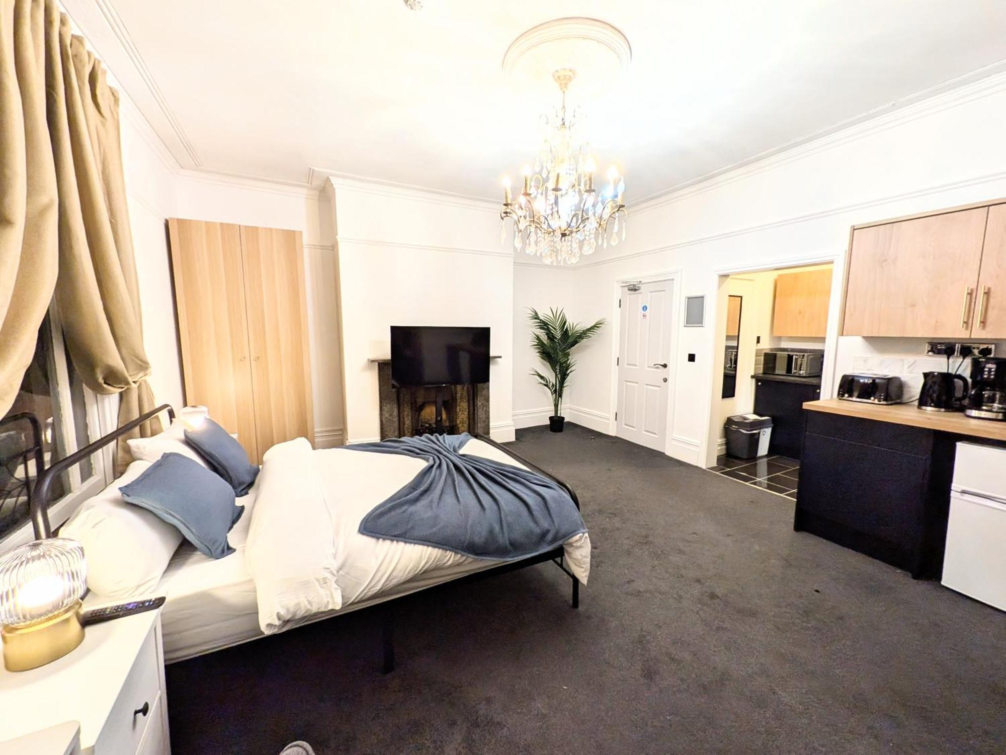 110 Fulforth Street * Nottingham