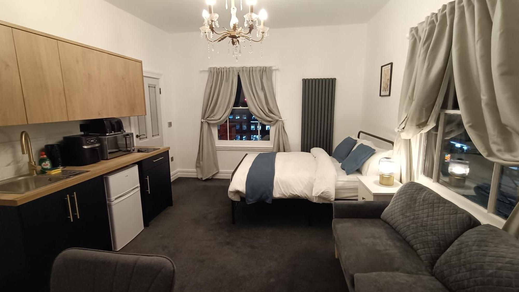 110 Fulforth Street Apartment