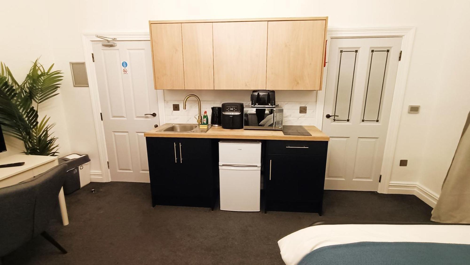 110 Fulforth Street Apartment