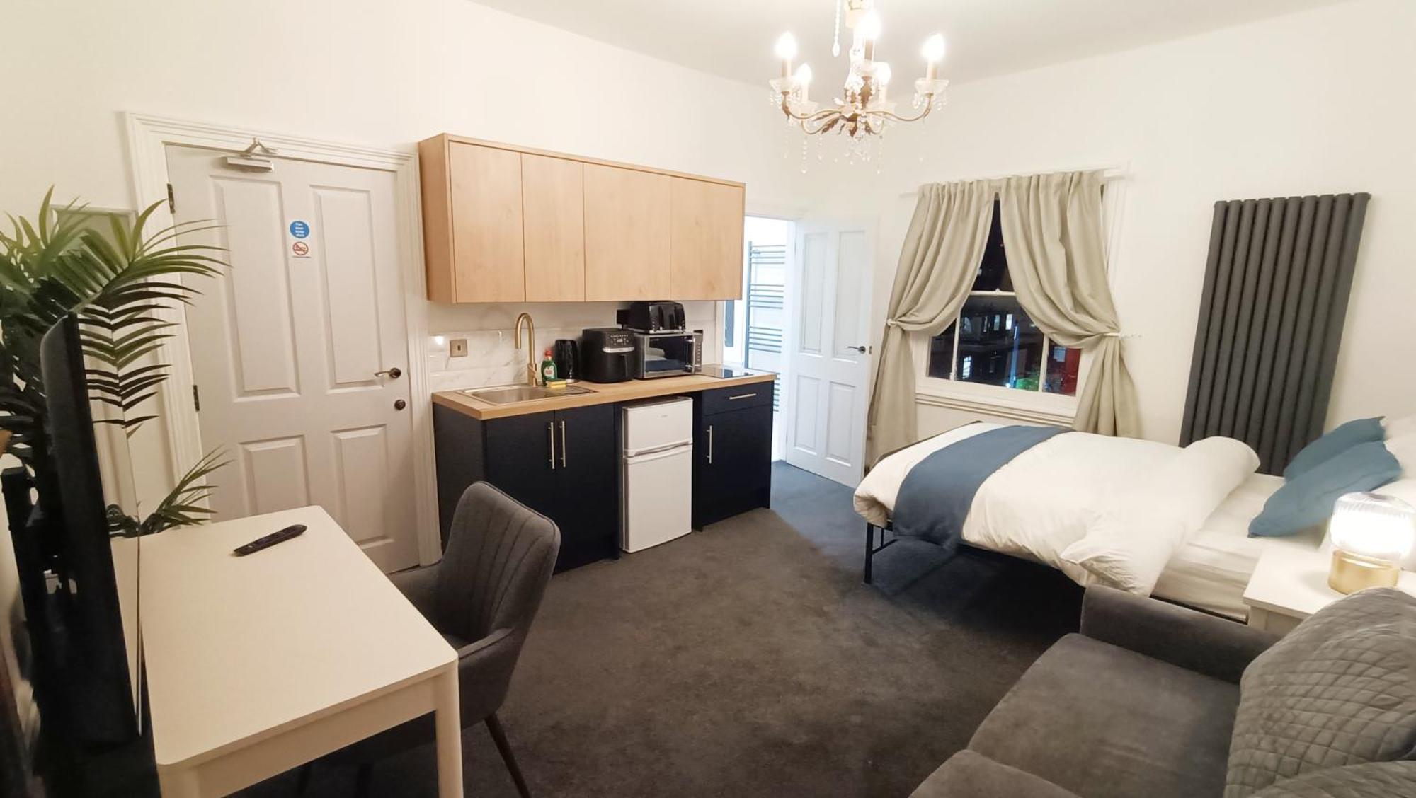 110 Fulforth Street Apartment *