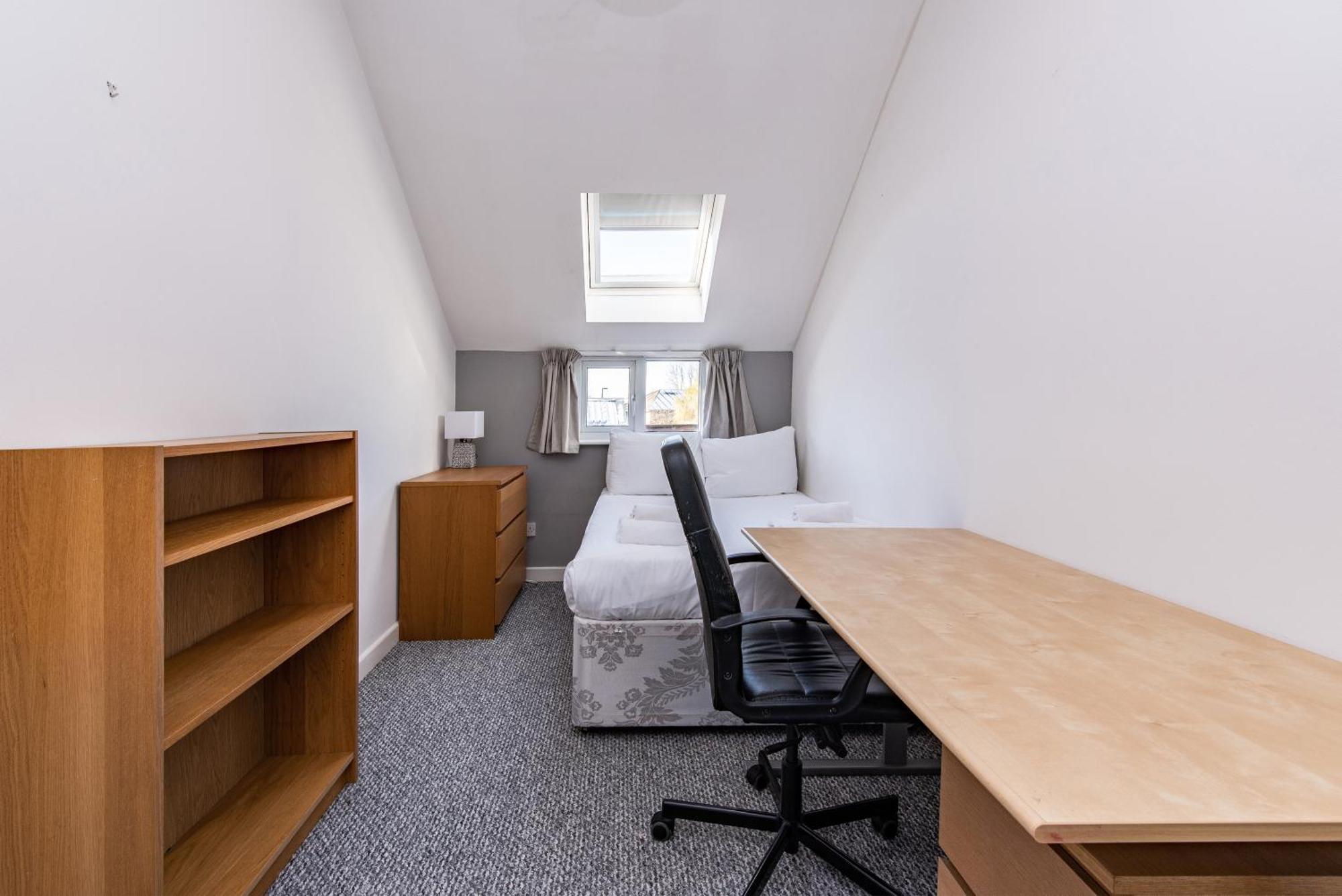 Holiday home Spacious 6 Bedroom House - Ideal For Contractors Nottingham