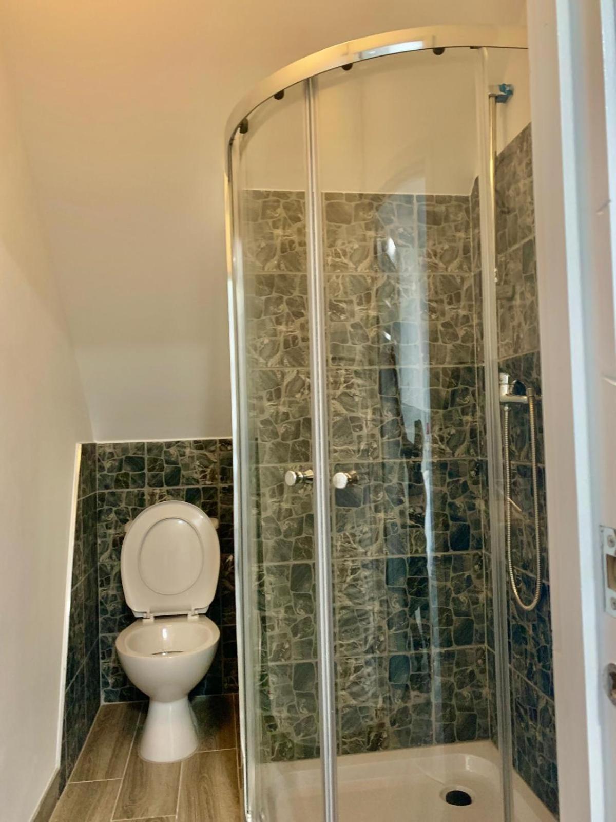 Guest house M4m Rooms- Ng7 6pd 1 Nottingham
