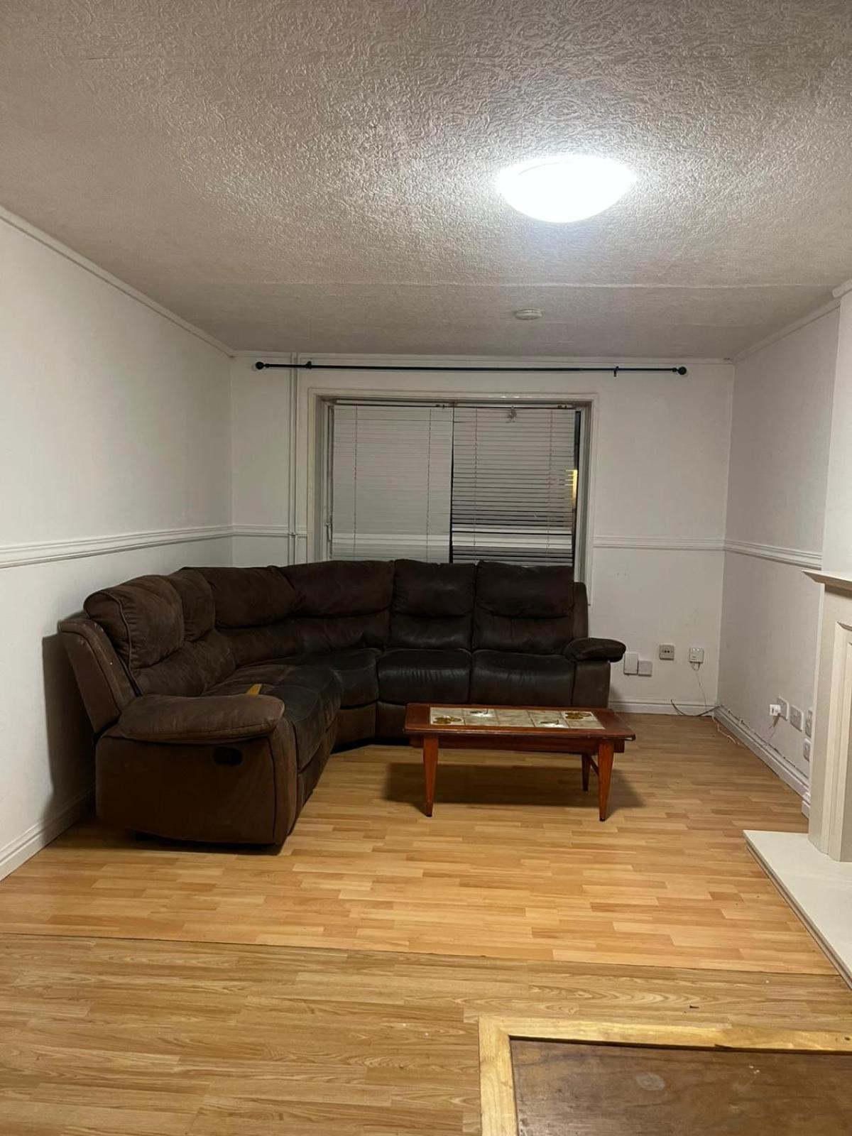 Nice Three Bedroom House Near Beeston Railway Station Nottingham