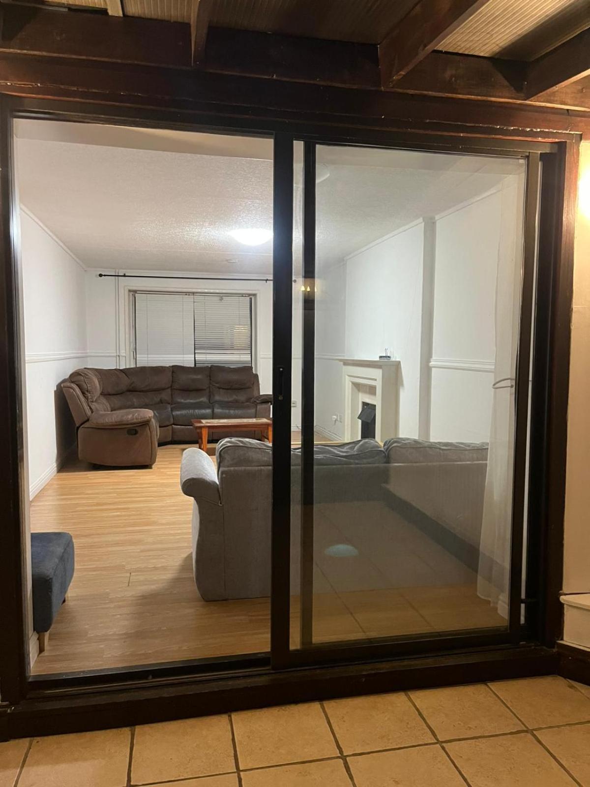 Nice Three Bedroom House Near Beeston Railway Station *