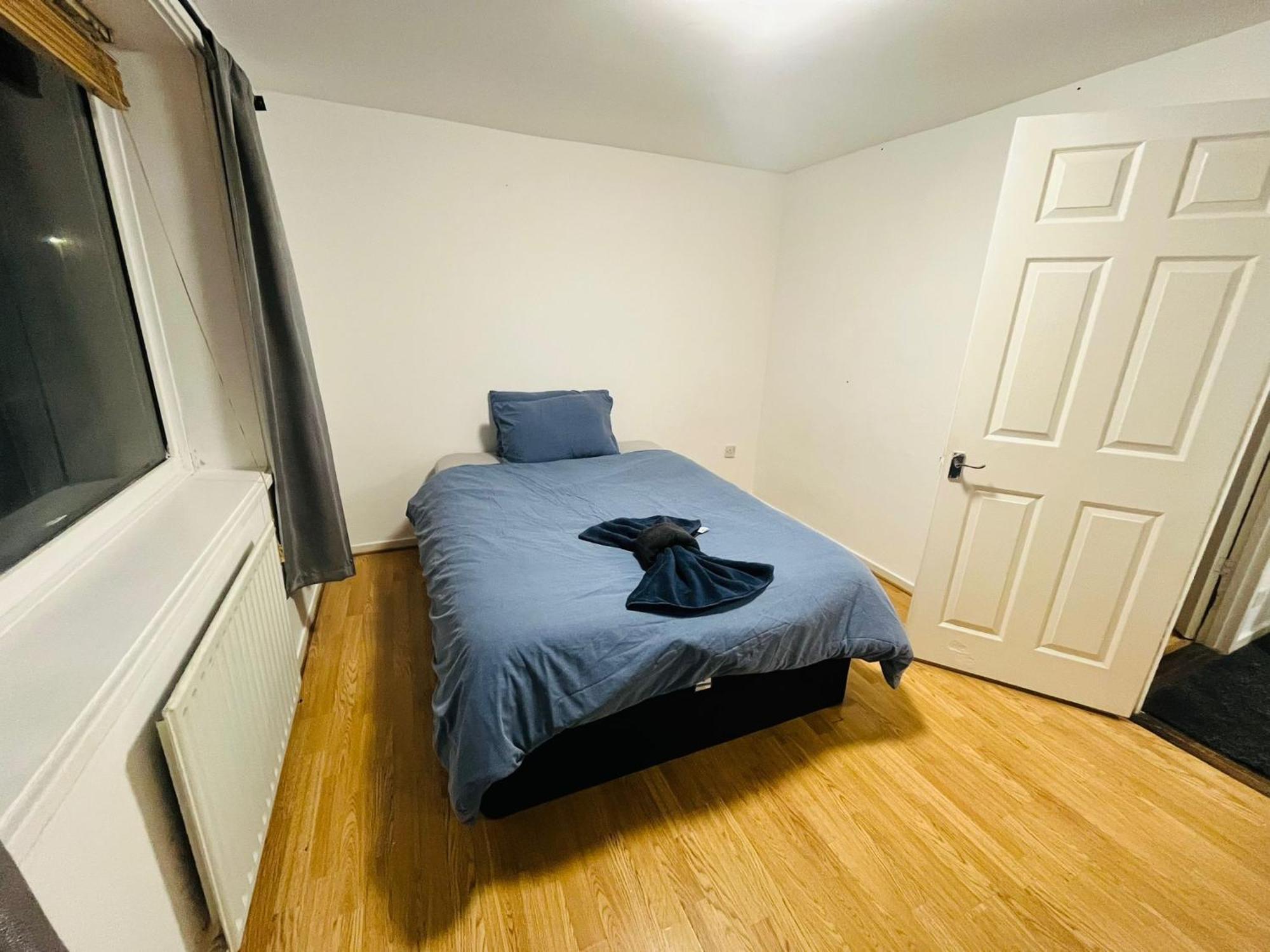 Nice Three Bedroom House Near Beeston Railway Station Nottingham