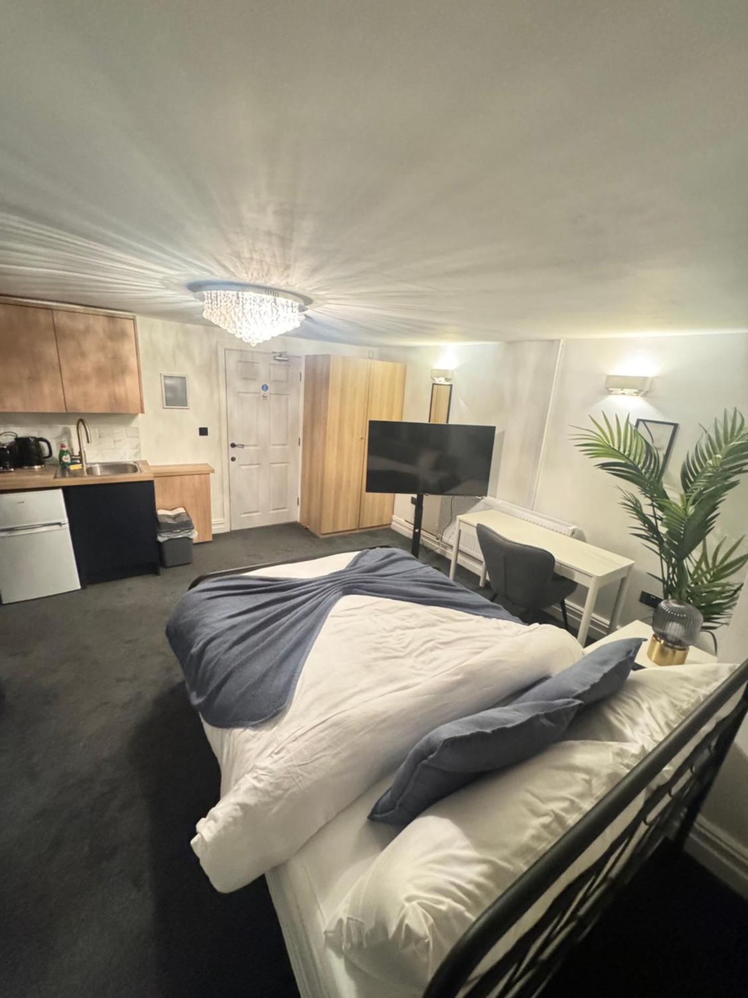 110 Fulforth Street Apartment *