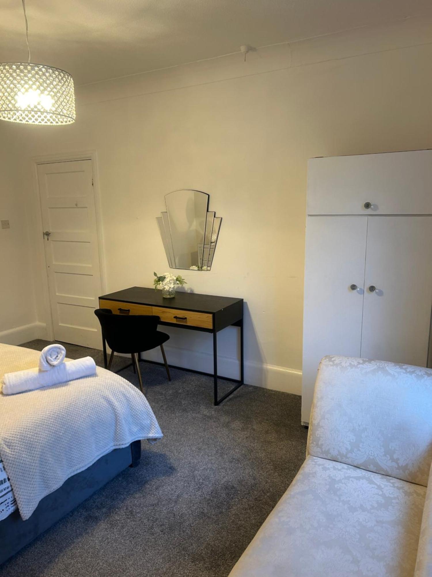 Homestay Tavistock Drive *