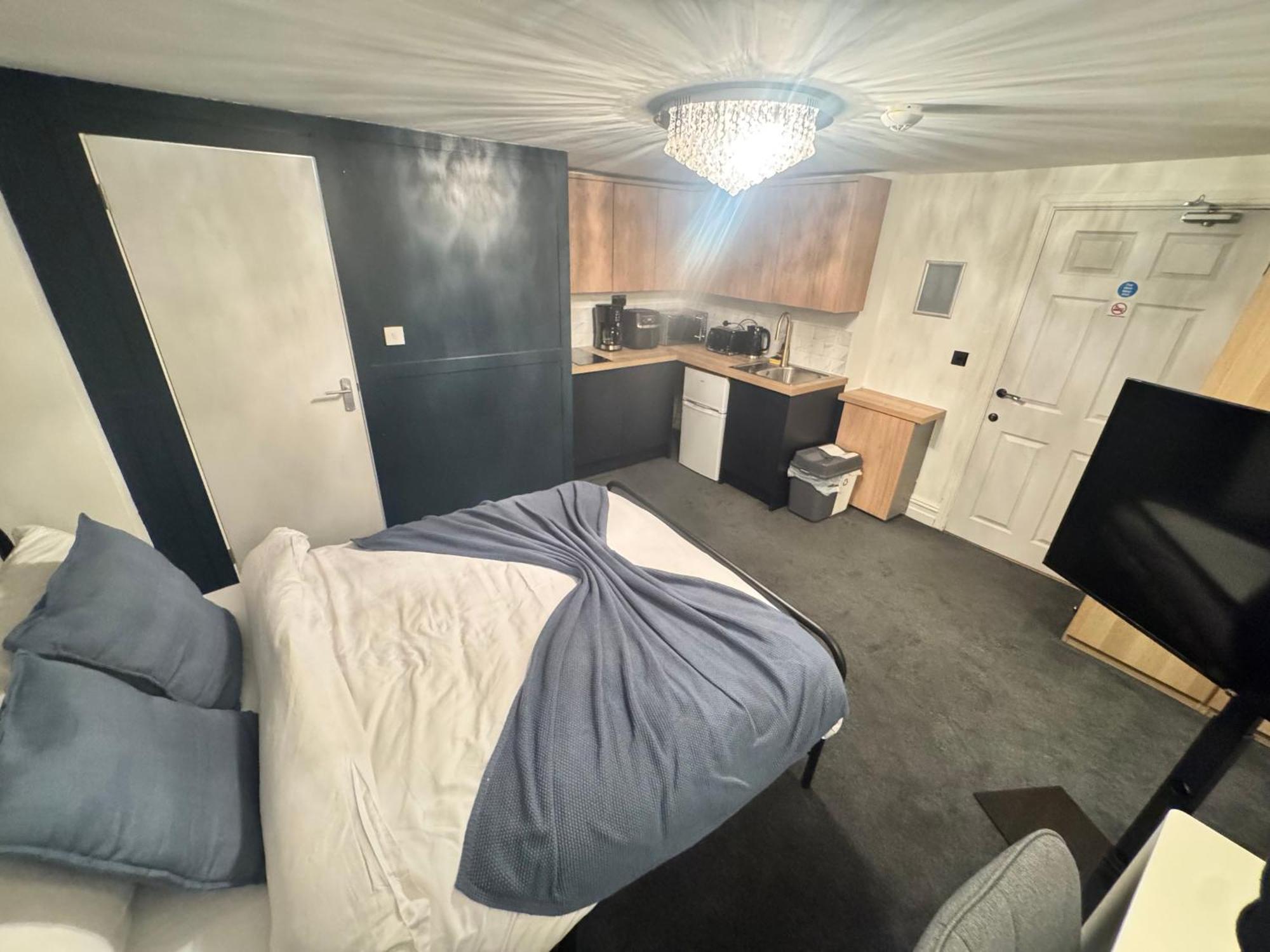 110 Fulforth Street Apartment