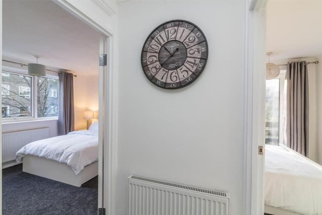 The Getaway, Luxury With Secure Parking Apartment *