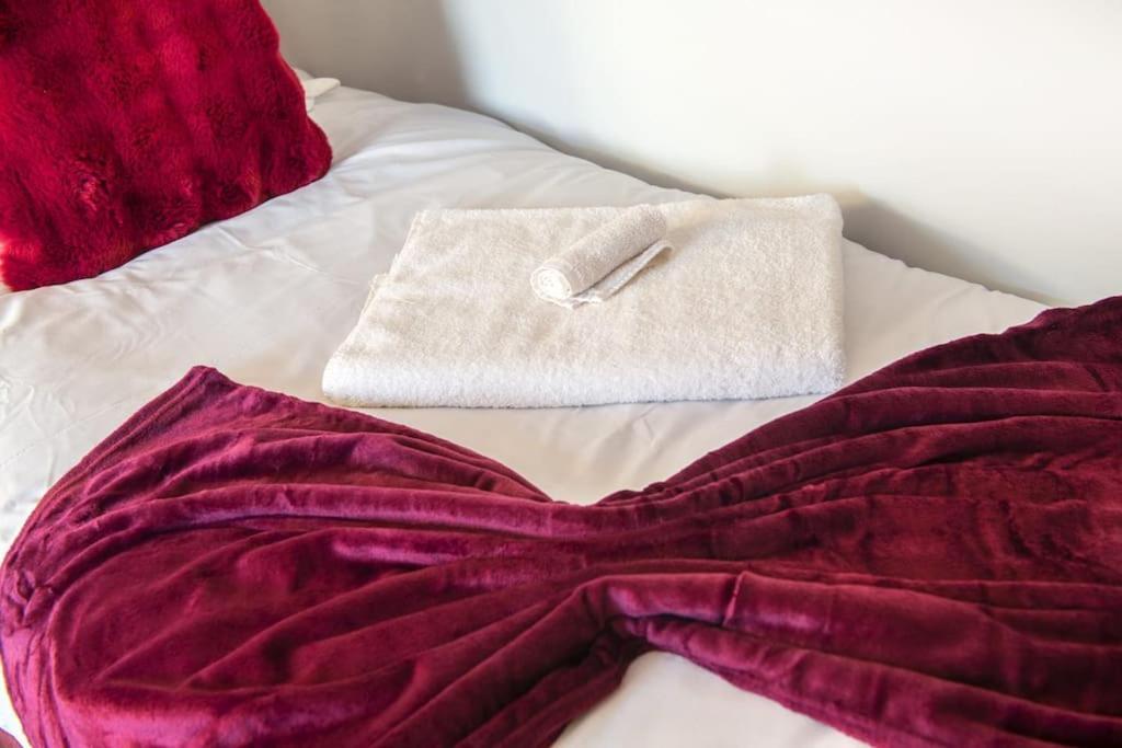 Work & Explore - 3br - Free Parking Holiday home