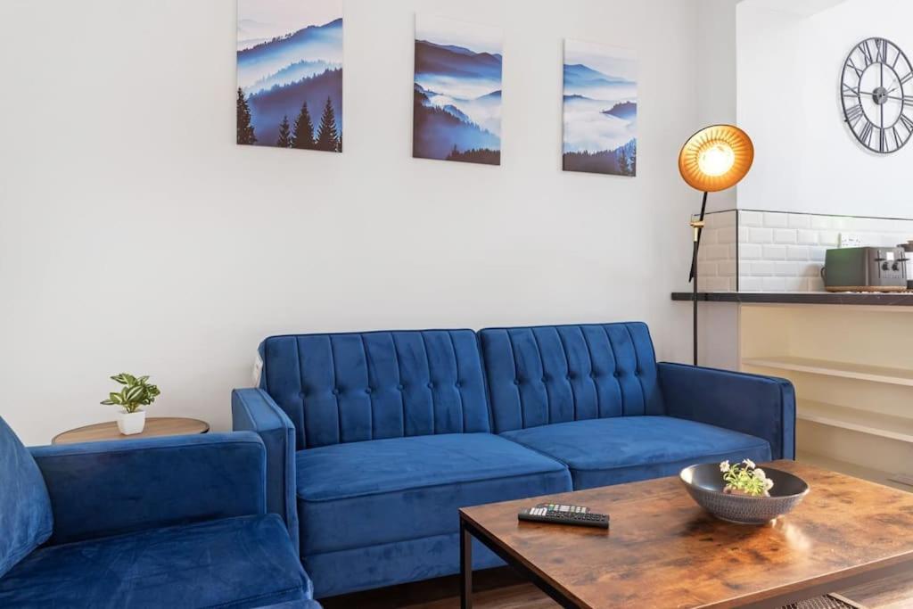 Work & Explore - 3br - Free Parking Holiday home *