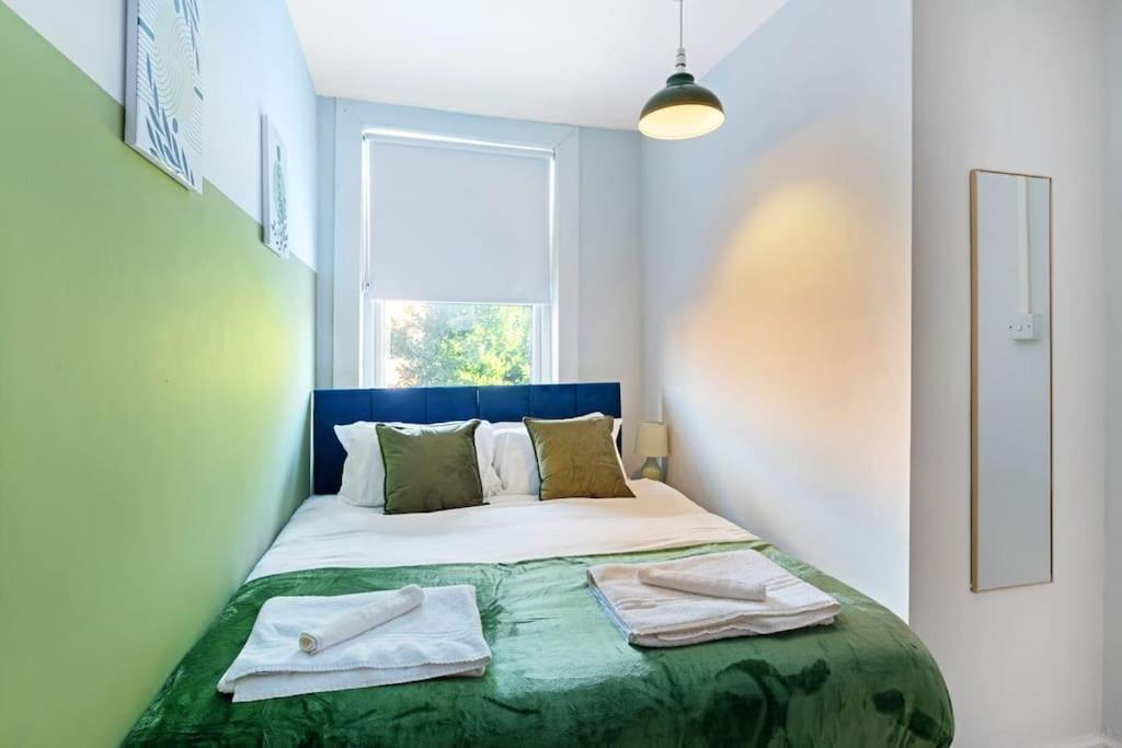 Work & Explore - 3br - Free Parking Holiday home Nottingham
