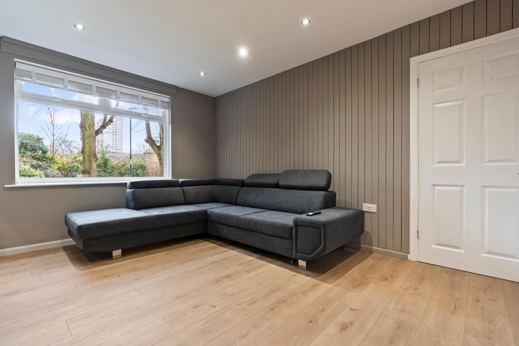 Rosie's House With Drive Parking Holiday home