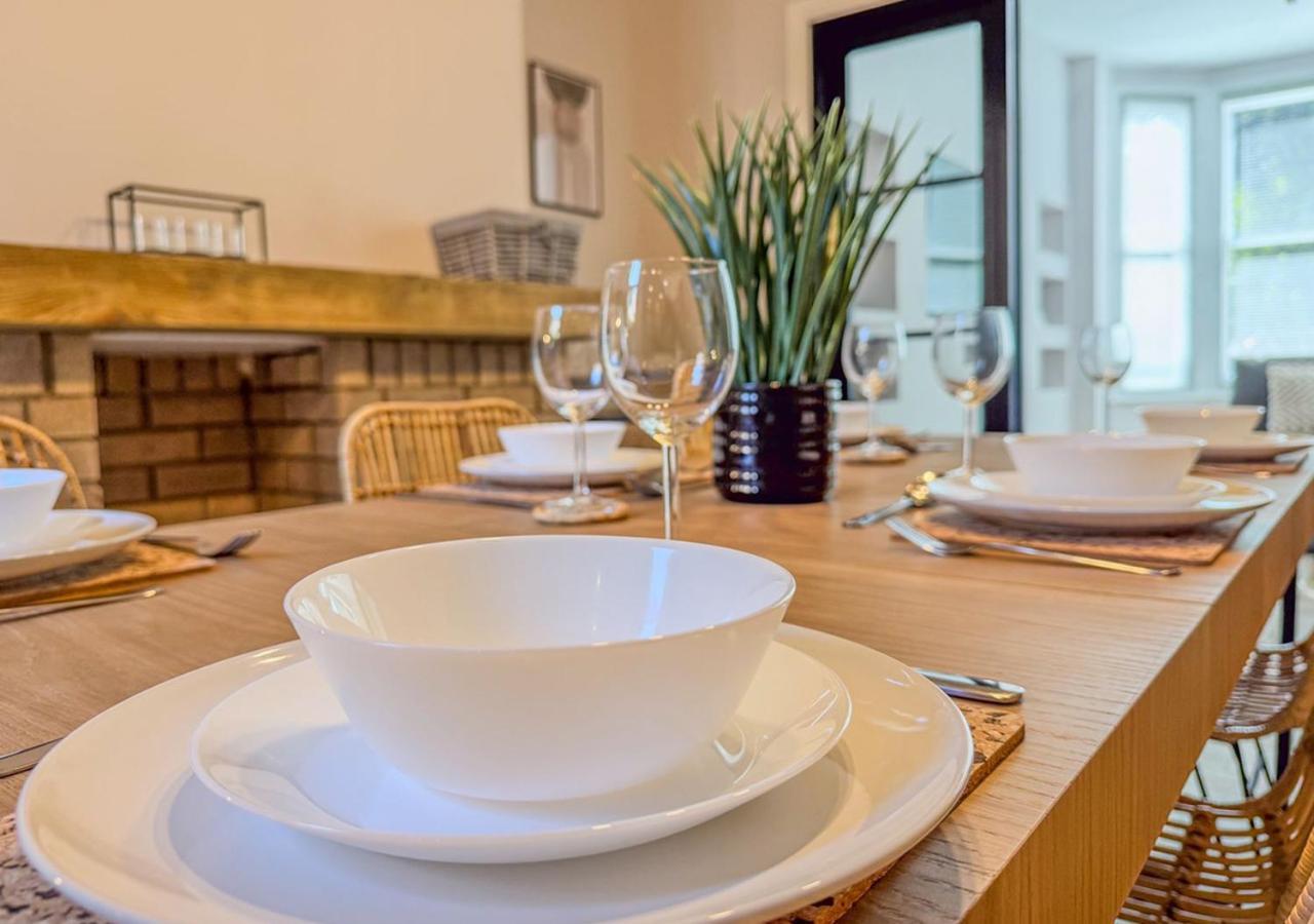 The Dale - Large 4br House Holiday home Nottingham